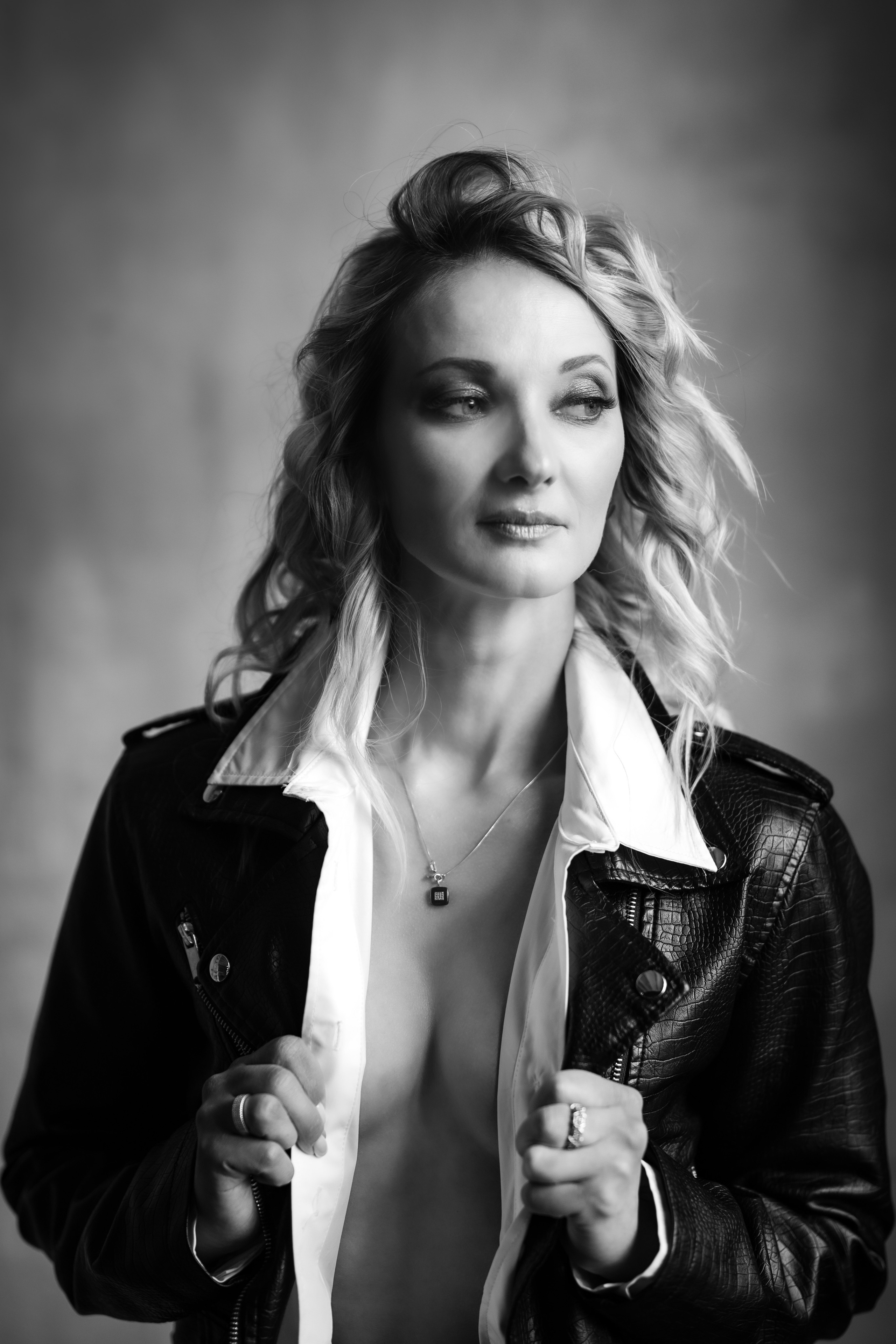 Женское. ЧБ Фотограф Ольга Лесли