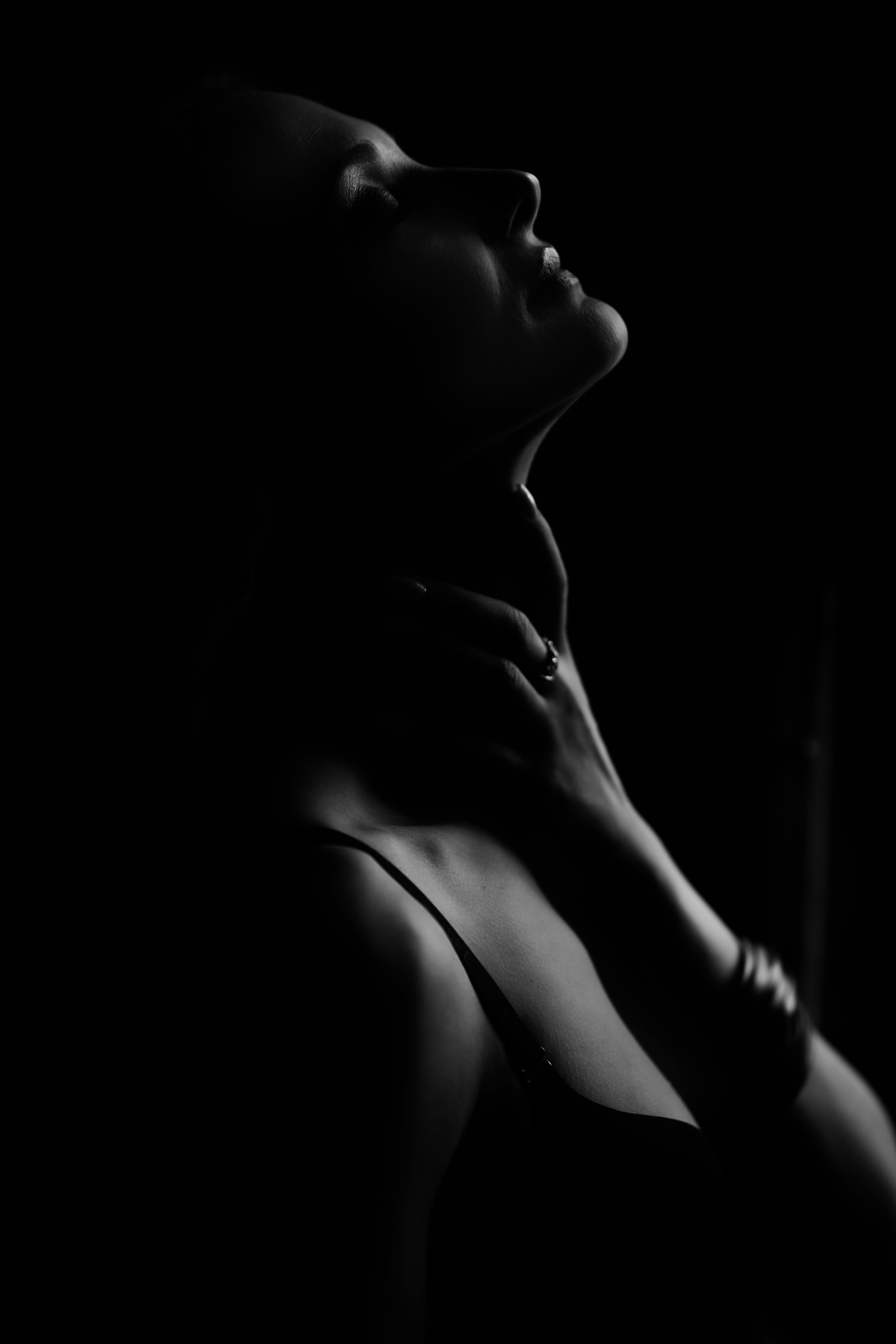 Женское. ЧБ Фотограф Ольга Лесли