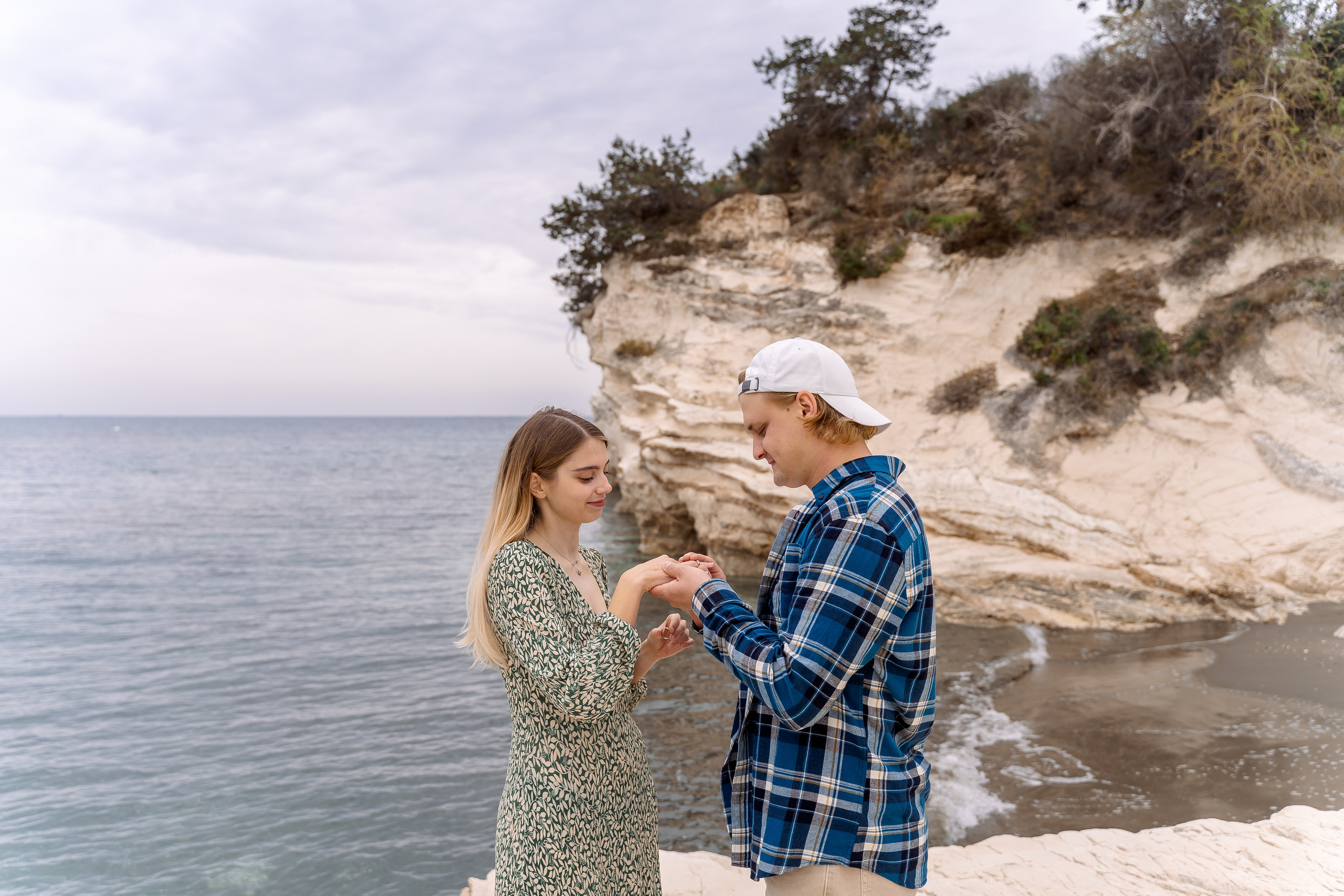Артем и Алена. Камерная свадьба на Кипре. Свадебный и семейный фотограф Ирина Чернова