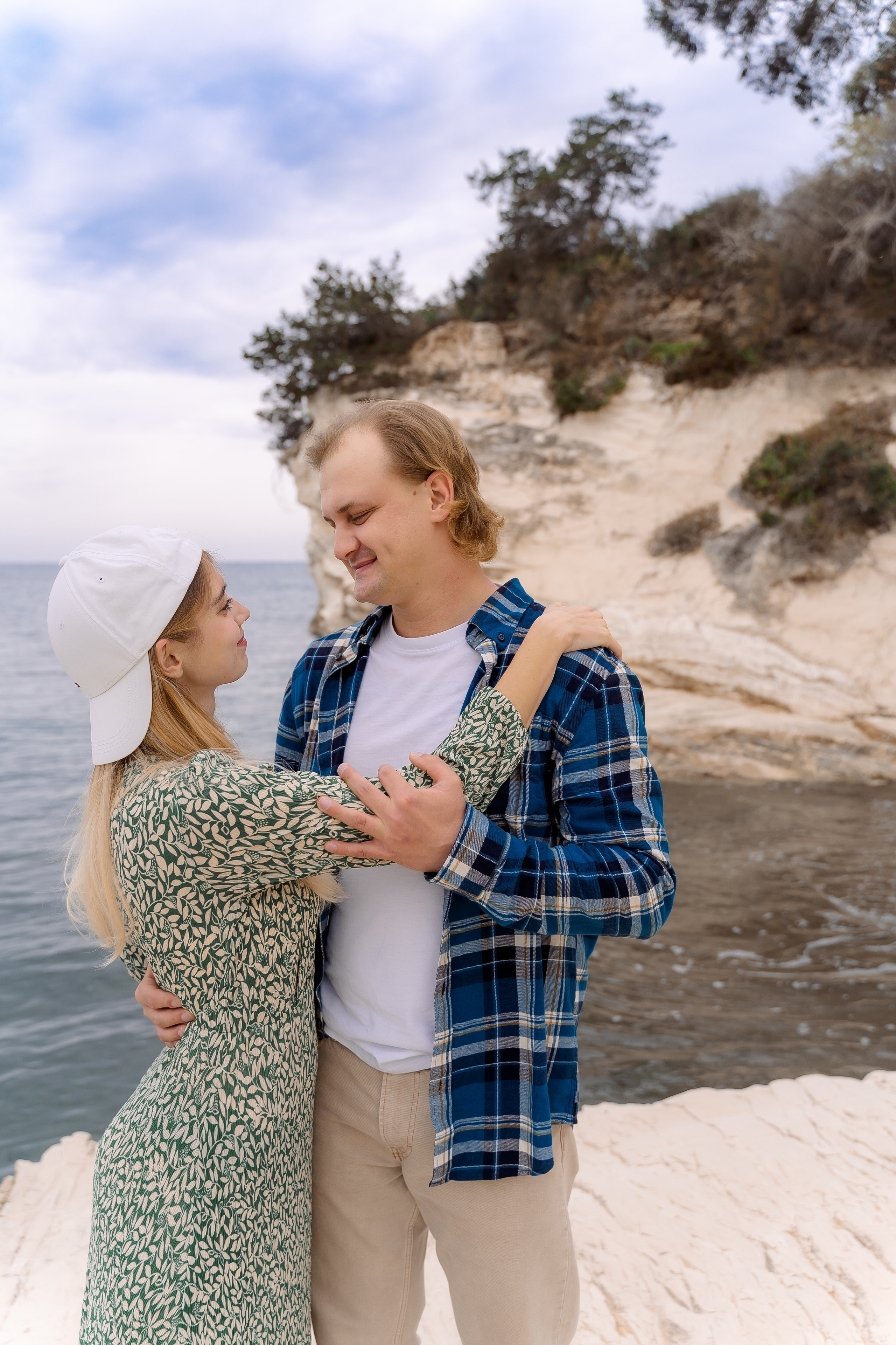 Артем и Алена. Камерная свадьба на Кипре. Свадебный и семейный фотограф Ирина Чернова