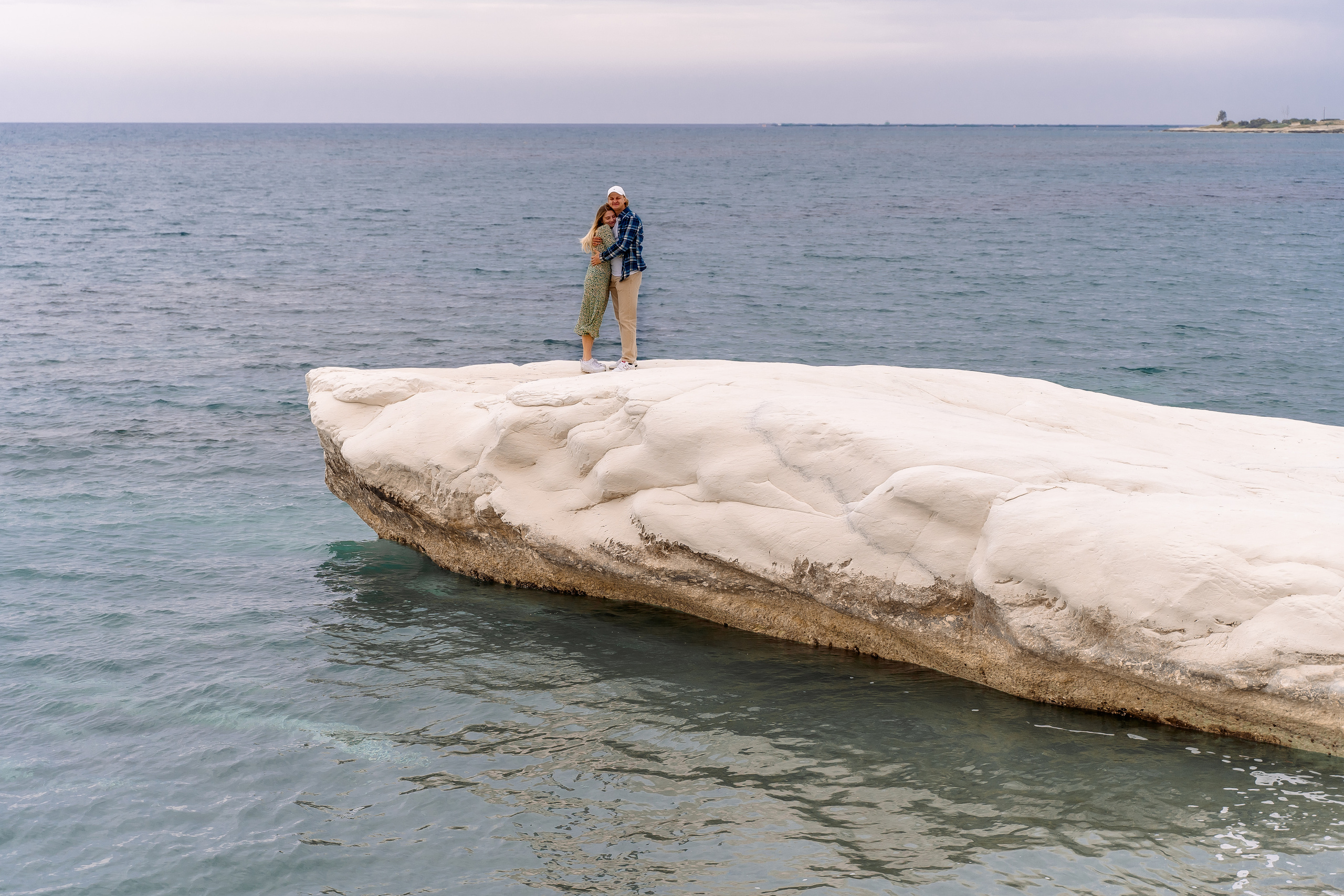 Артем и Алена. Камерная свадьба на Кипре. Свадебный и семейный фотограф Ирина Чернова