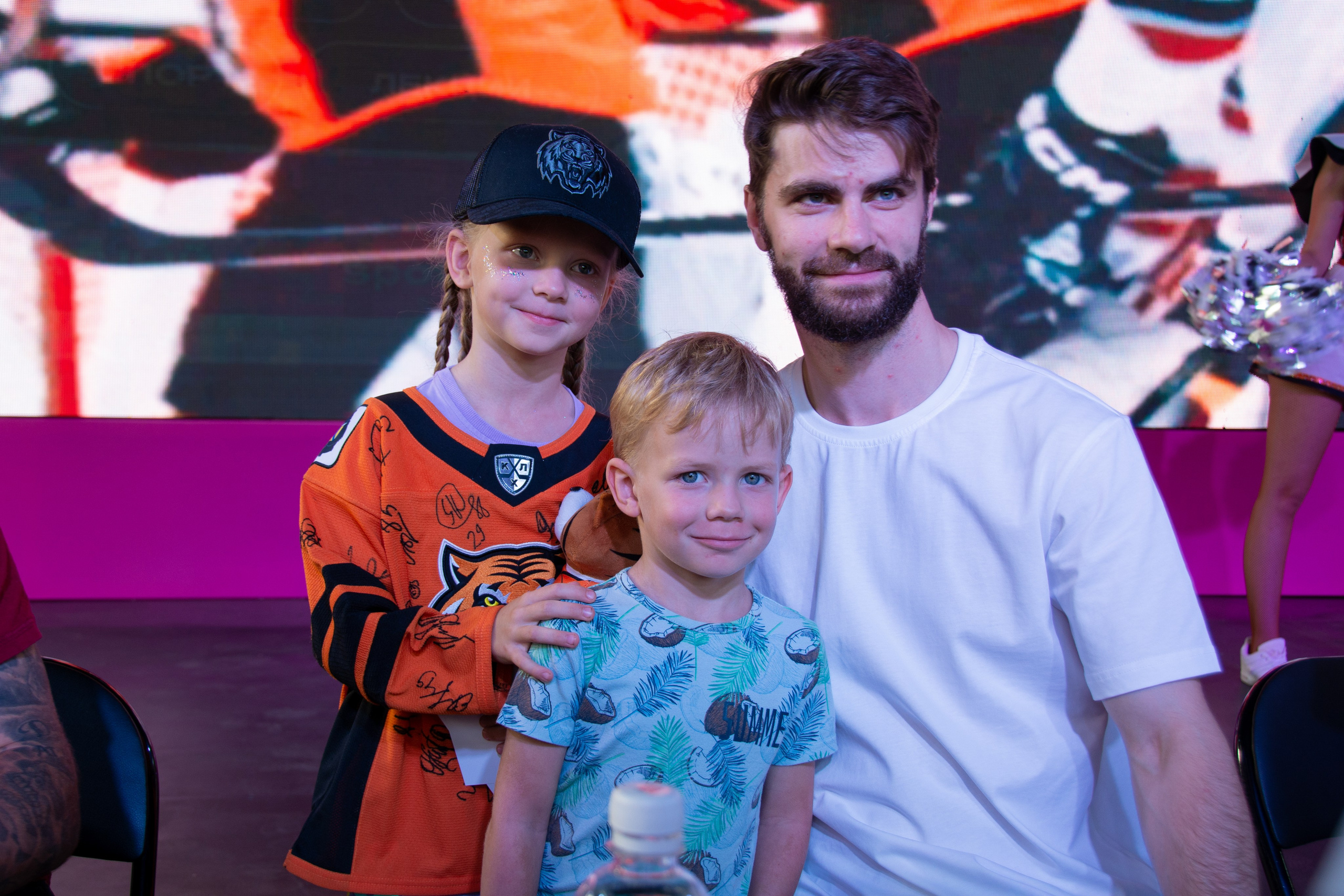 Автограф сессия ХК «Амур». Семейный и репортажный фотограф в Хабаровске Татьяна Болычева