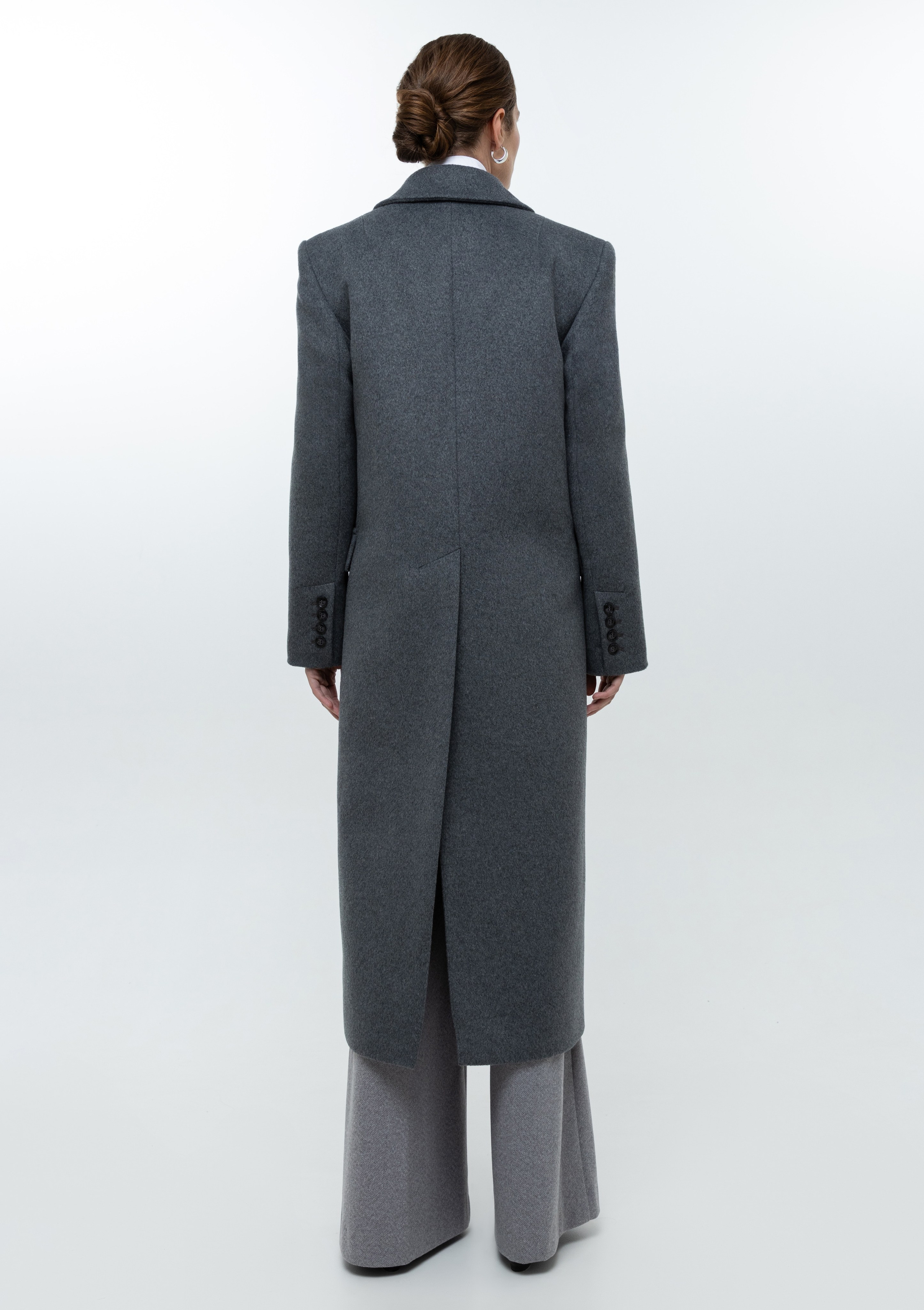 Каталог. Верхняя одежда + трикотаж бренда. 4ч,. Визажист для брендов, Фэшн продюсер Олеся Глушкова