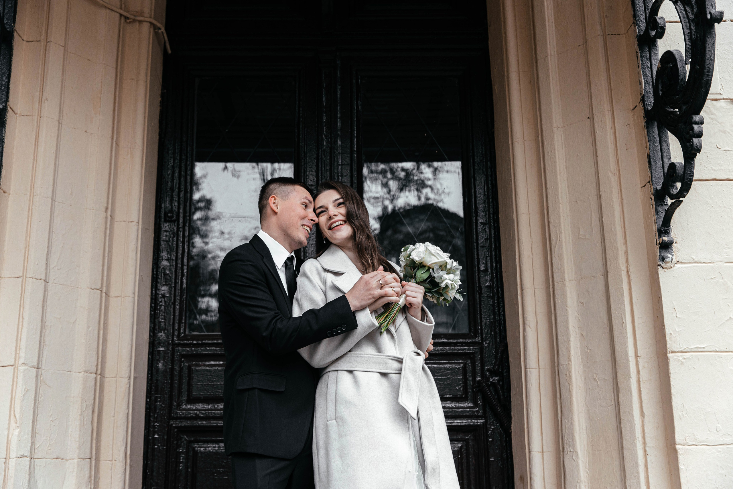 Прогулка под дождём. Свадебный фотограф в Москве