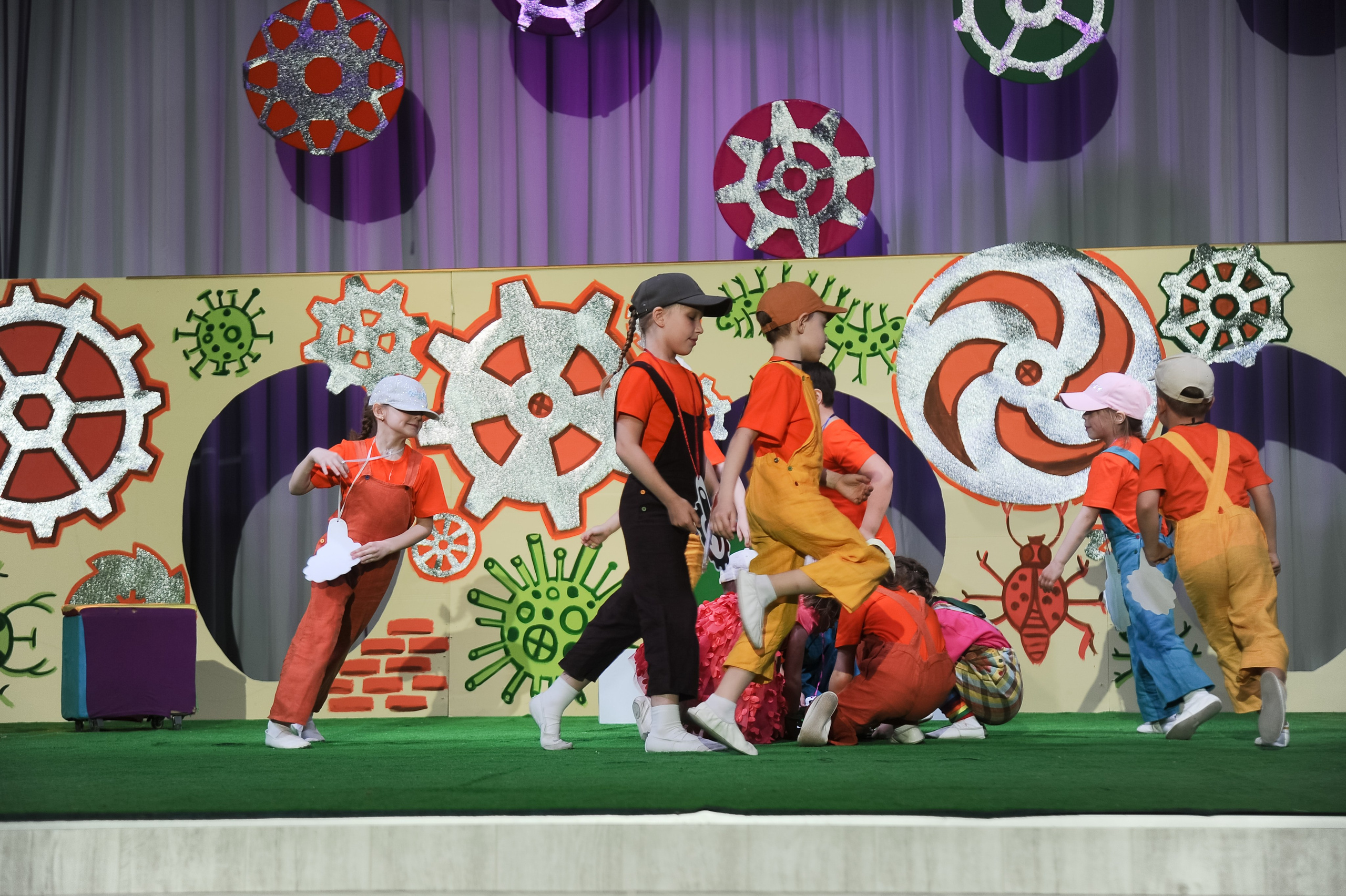 Выпускной 2025, детский центр «Самовар». Фотограф Олег Юршевич Солигорск Минск