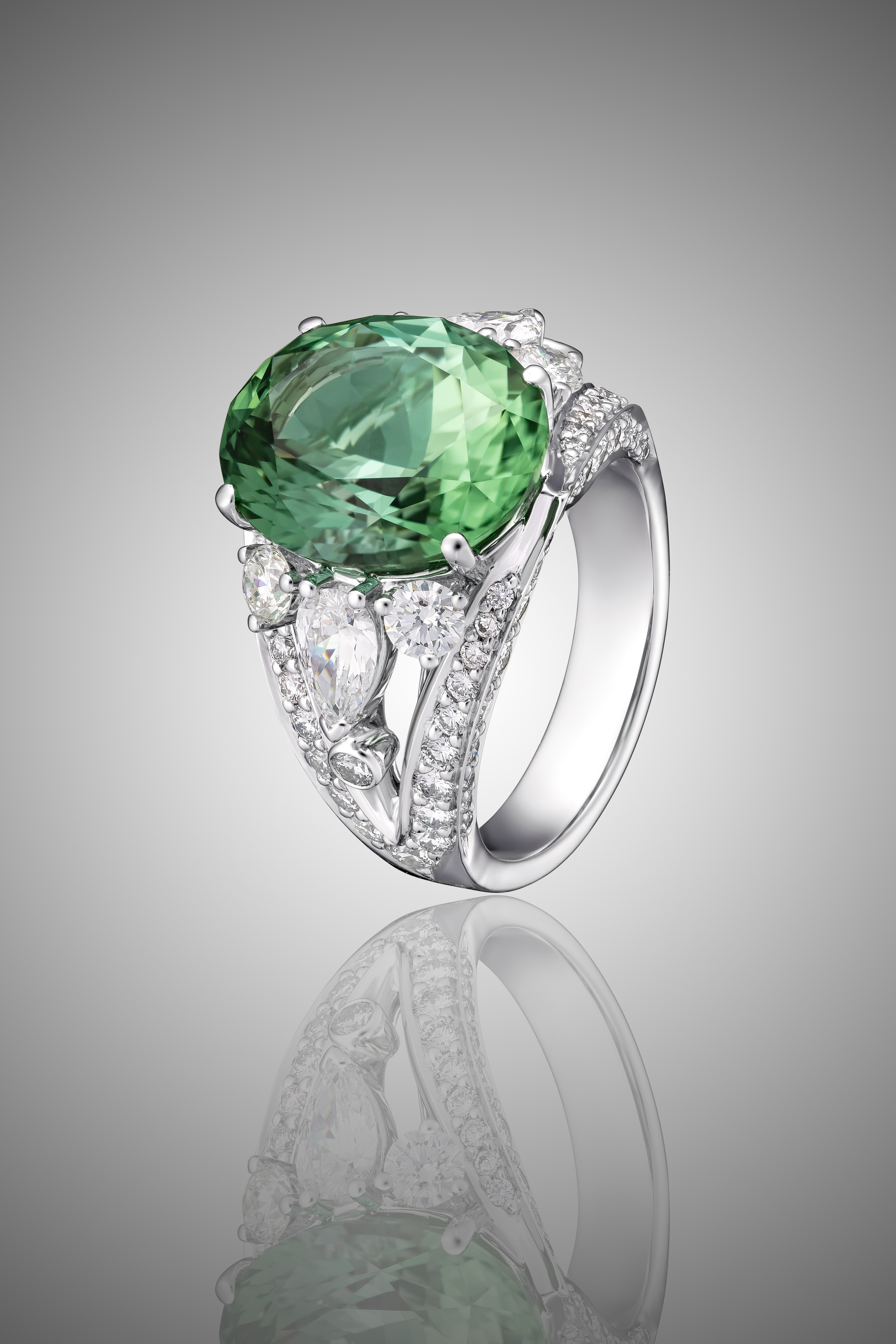 Фотосъемка ювелирных украшений. Предметный и рекламный фотограф в Москве и Московской области Максим Стриганов