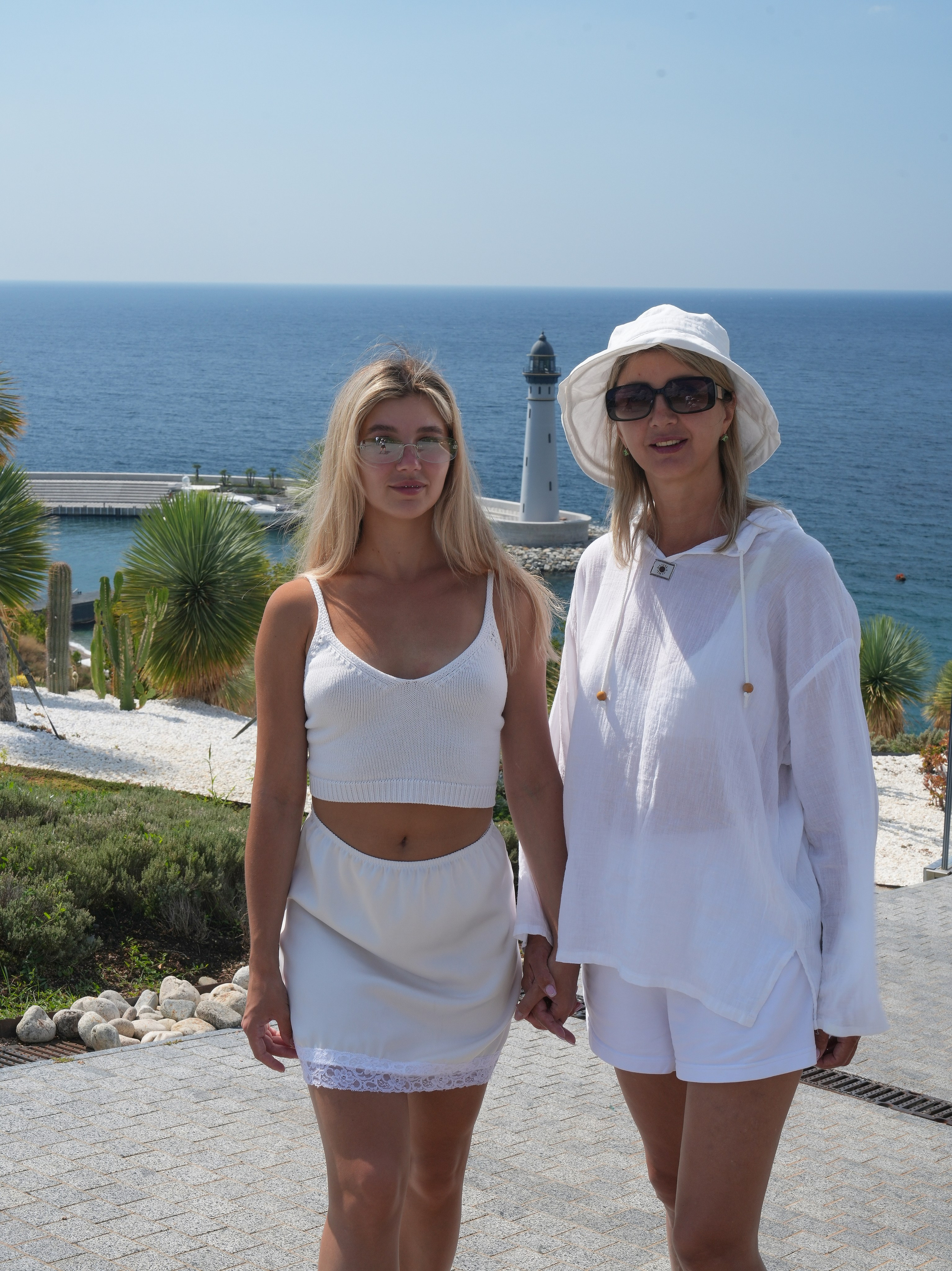 Семейная прогулка 4 человека. Свадебный фотограф Виктория Роса