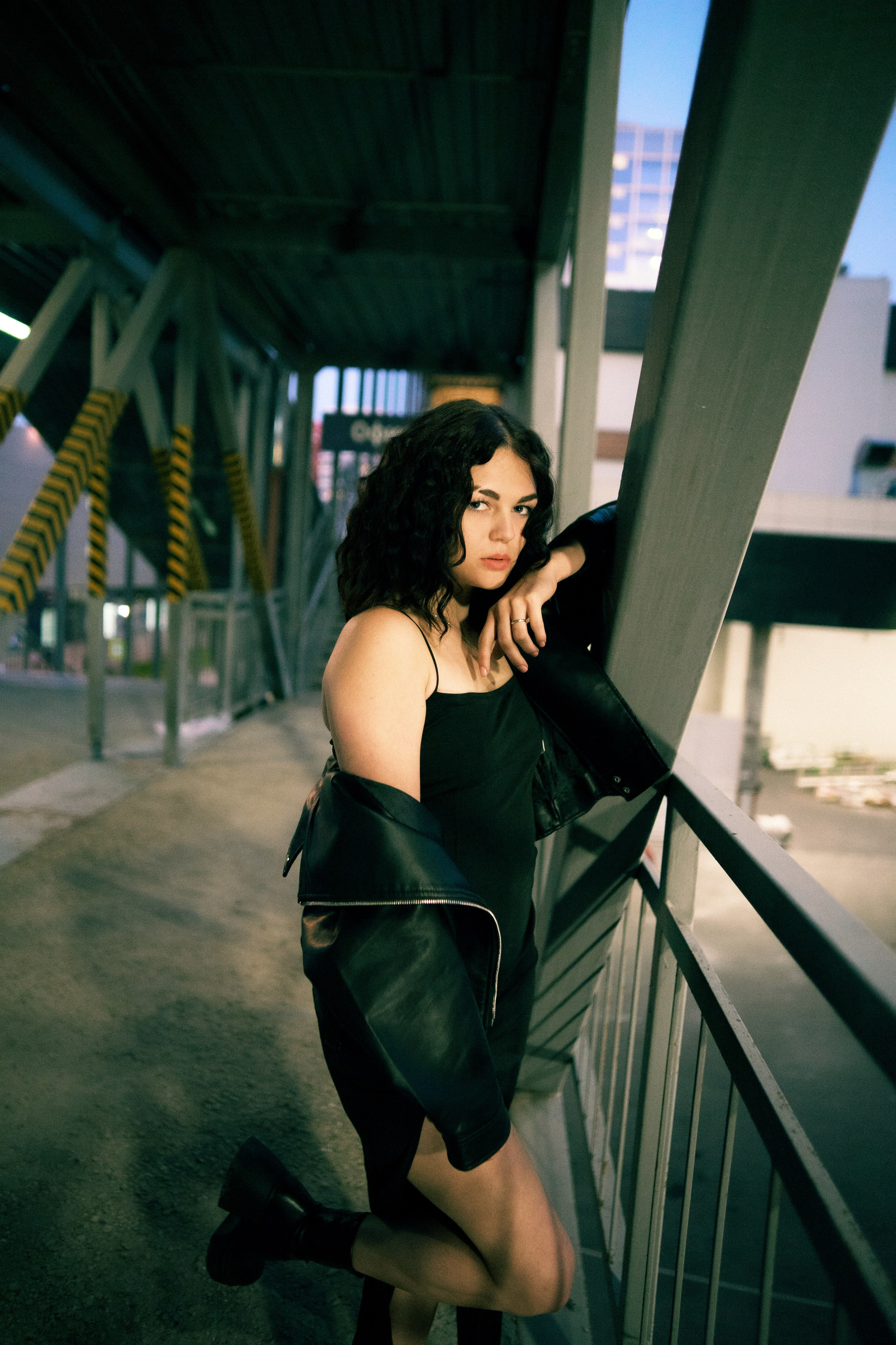 Влада стрит