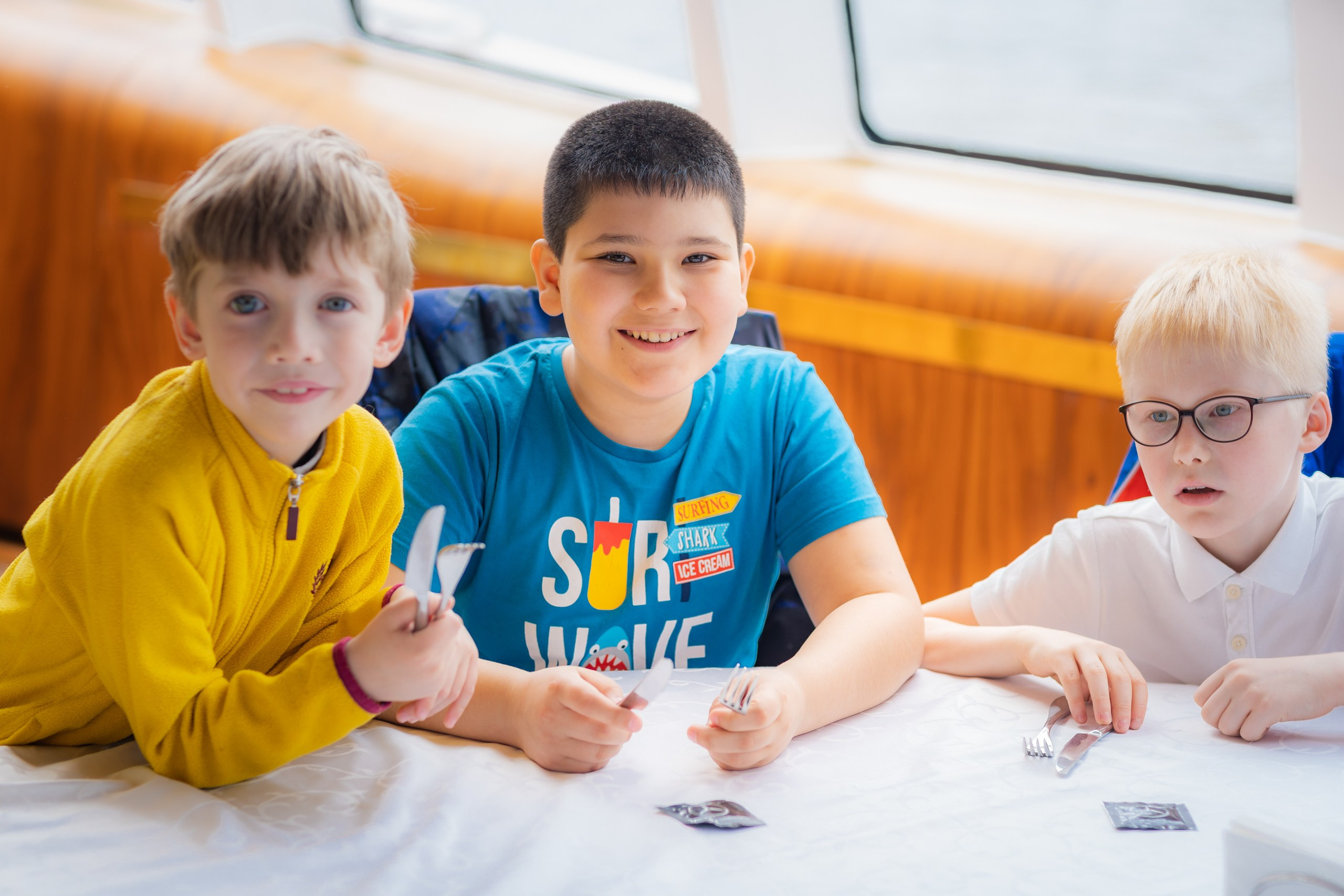 Выпускной на теплоходе. 4 класс