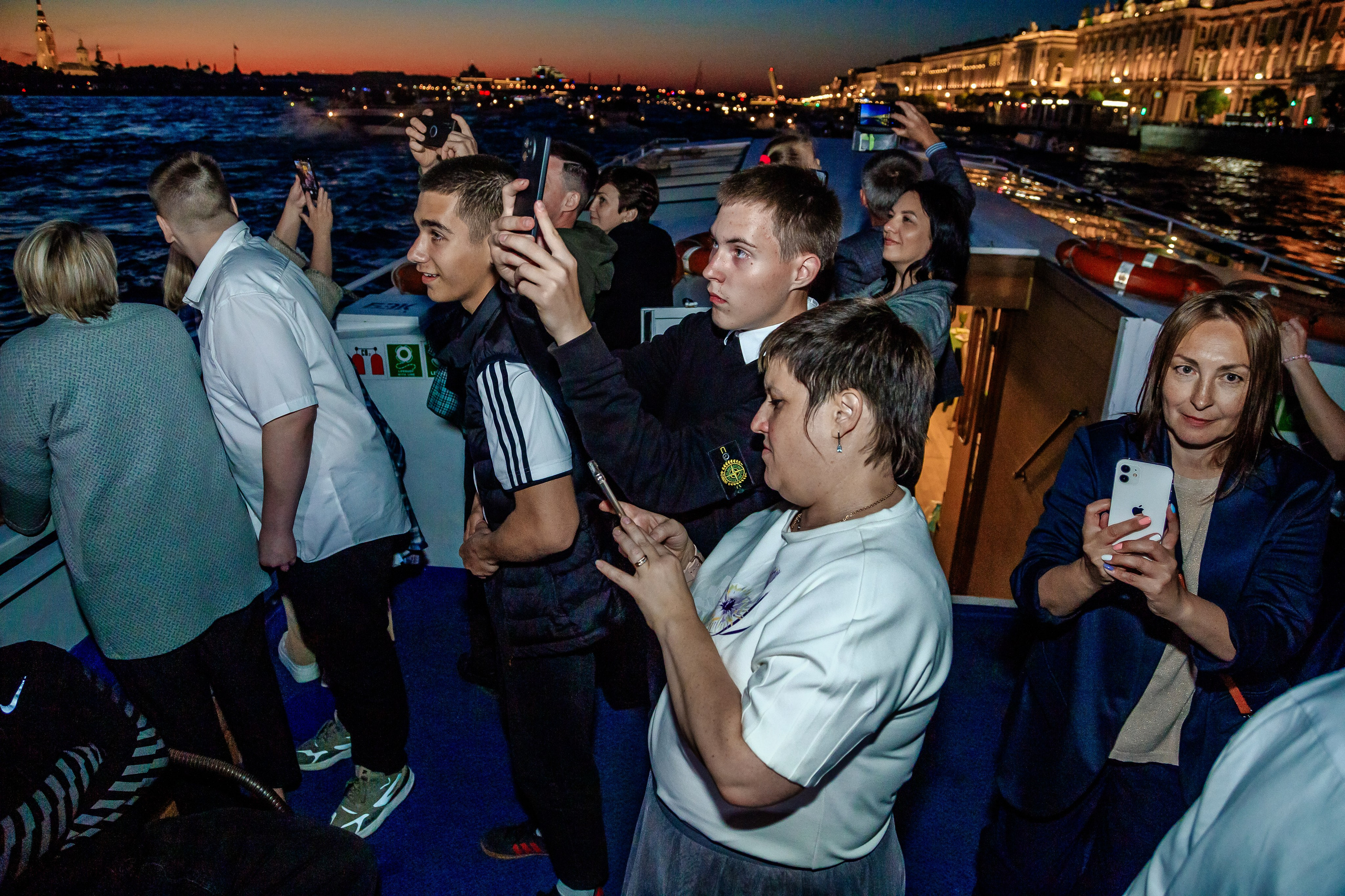 Выпускной на теплоходе. Фотограф в Санкт-Петербурге Чумаков Семен