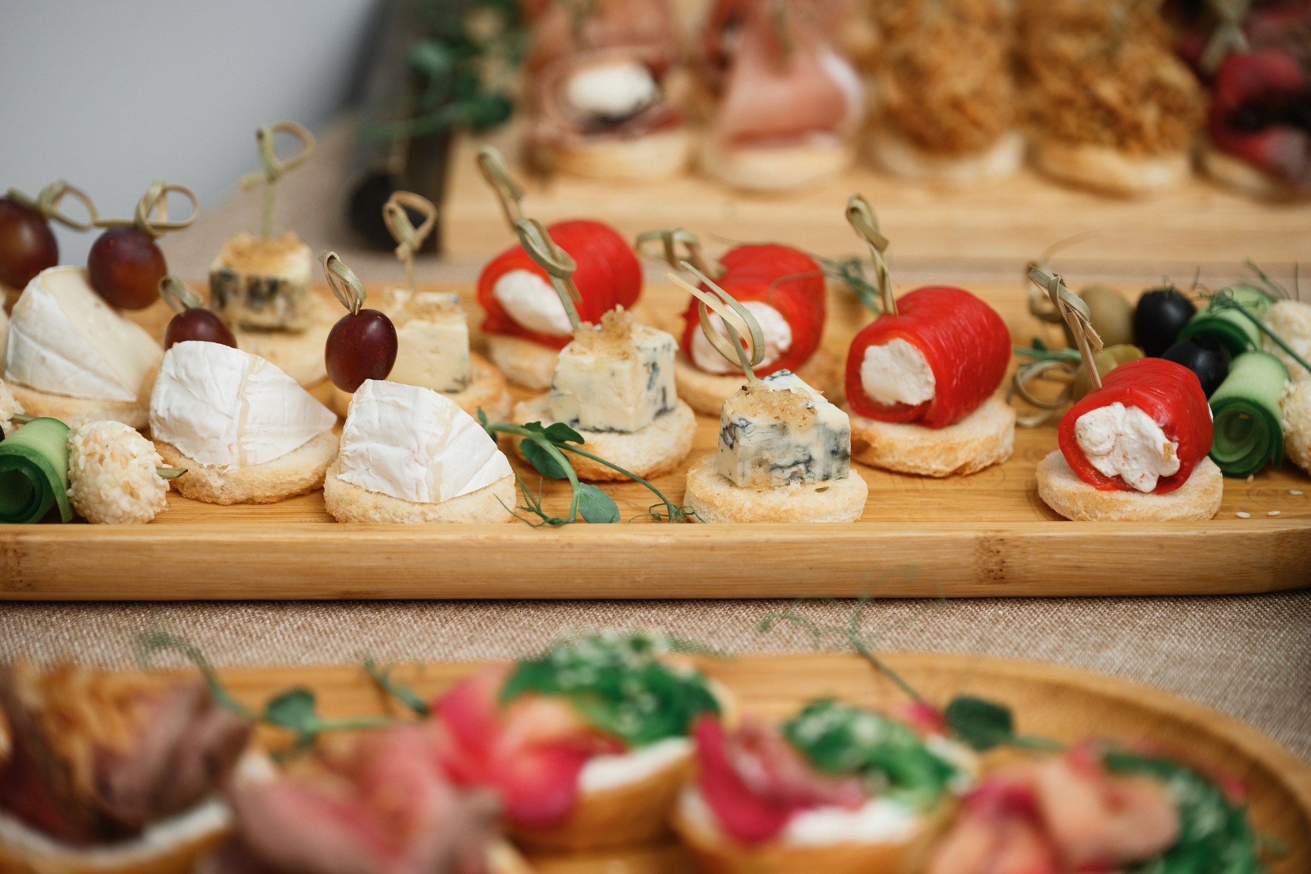 Фотосъемка открытия нового офиса банка в Петропавловске-Камчатском, Торжественная церемония открытия банковского филиала в Петропавловске-Камчатском, Официальные моменты с участием руководства банка в Петропавловске-Камчатском, Деловые и праздничные кадры важного события, Стоимость профессиональной съемки корпоративных мероприятий в Петропавловске-Камчатском.