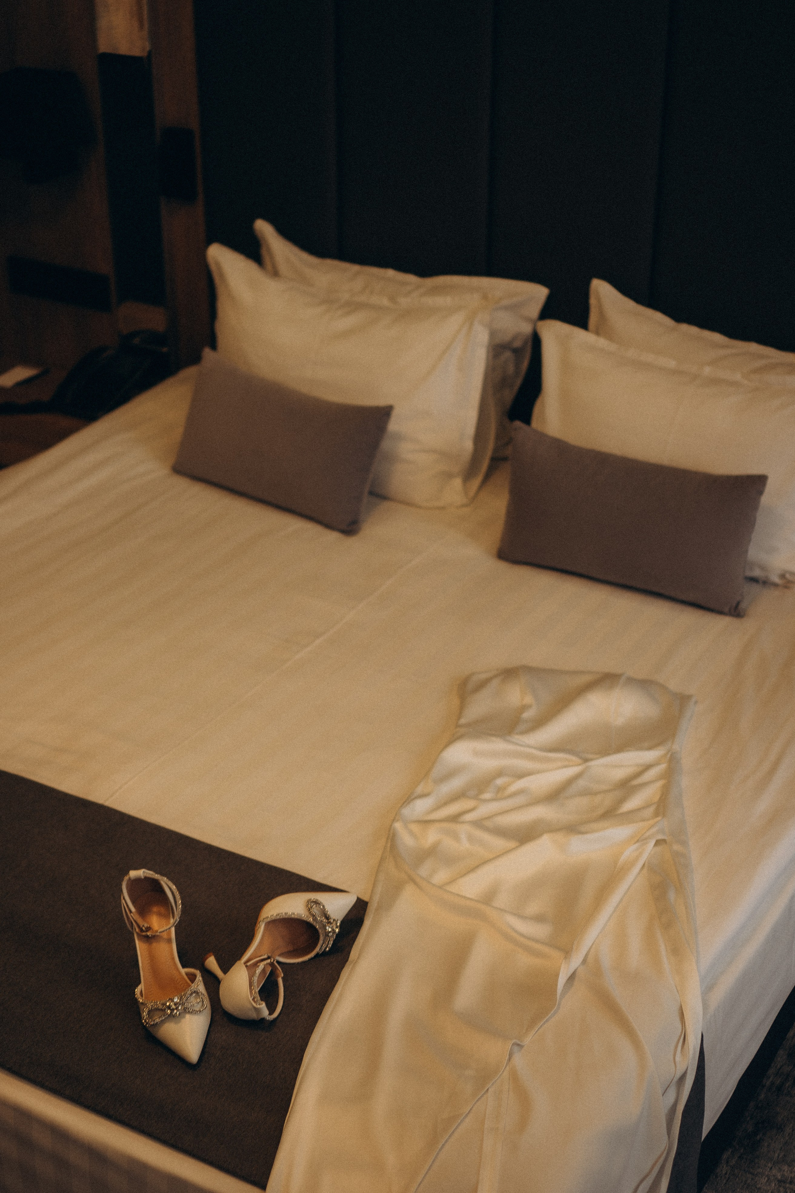 СВАДЕБНАЯ СЬЕМКА СБОРОВ ЖЕНИХА И НЕВЕСТЫ В ОТЕЛЕ И ТАКЖЕ ФОТОСЕССИИЯ В ОТЕЛЕЕ МЕГАПОЛИС БРЯНСК. Профессиональный фотограф, Санкт-Петербург — Виктория Богомолова