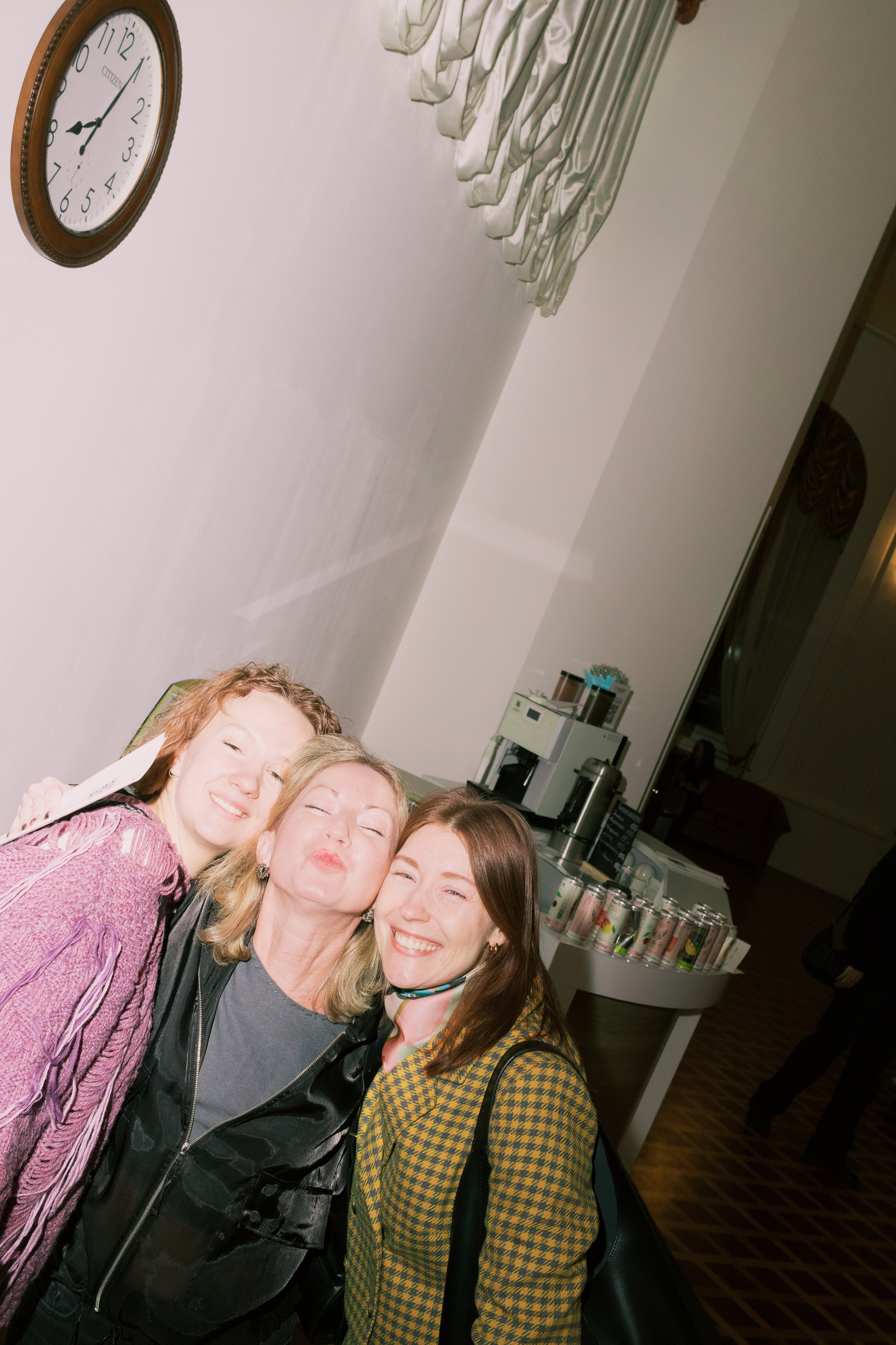 Спасибо за ничего | Inloco, Институт исследований стрит-арта, Екатерининское собрание 2025. Фотограф Михаил Николаев