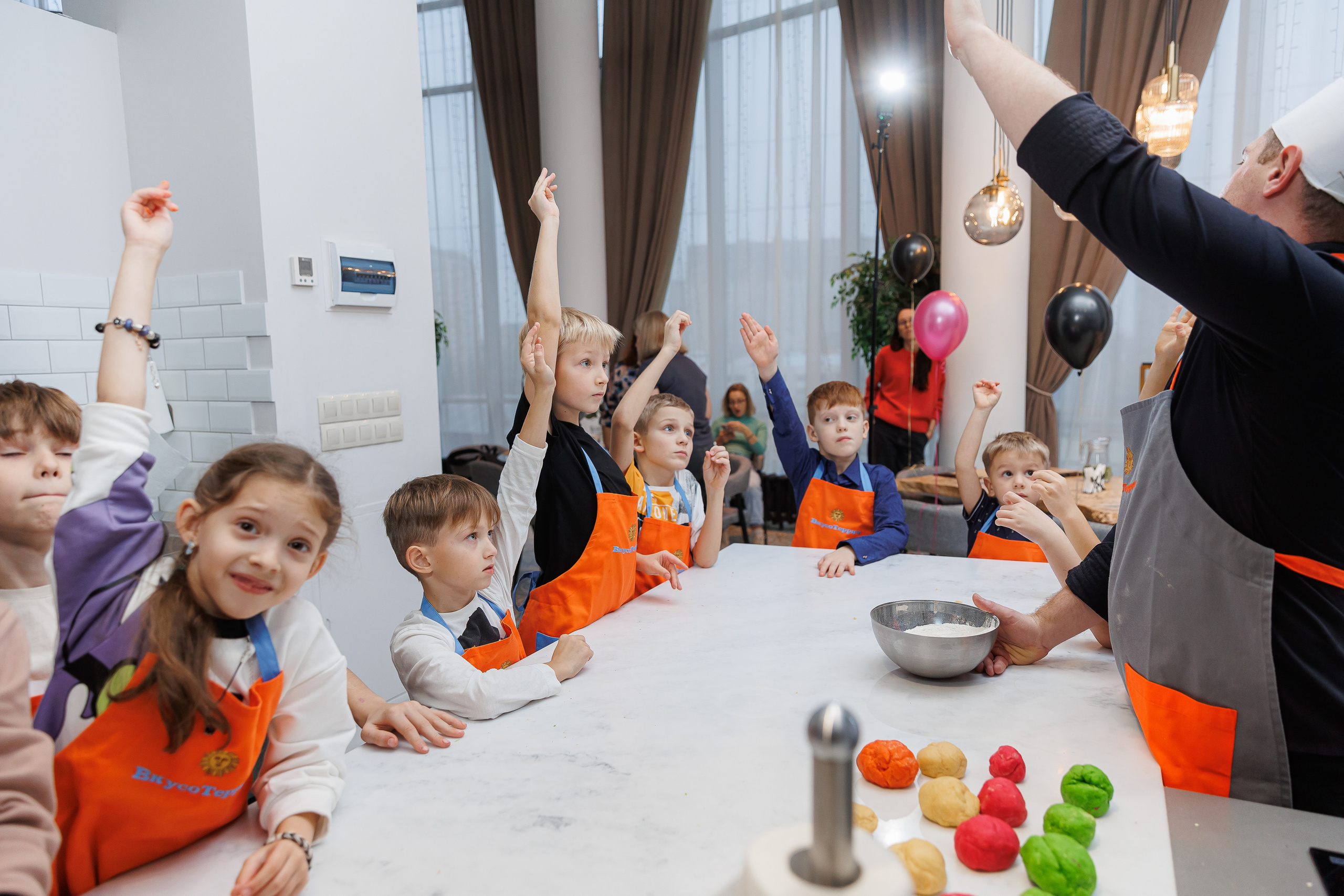 День рождения Насти «Венсдэй во Вкусотеррии». Семейный и детский фотограф Комина Елена, Власиха, Одинцово