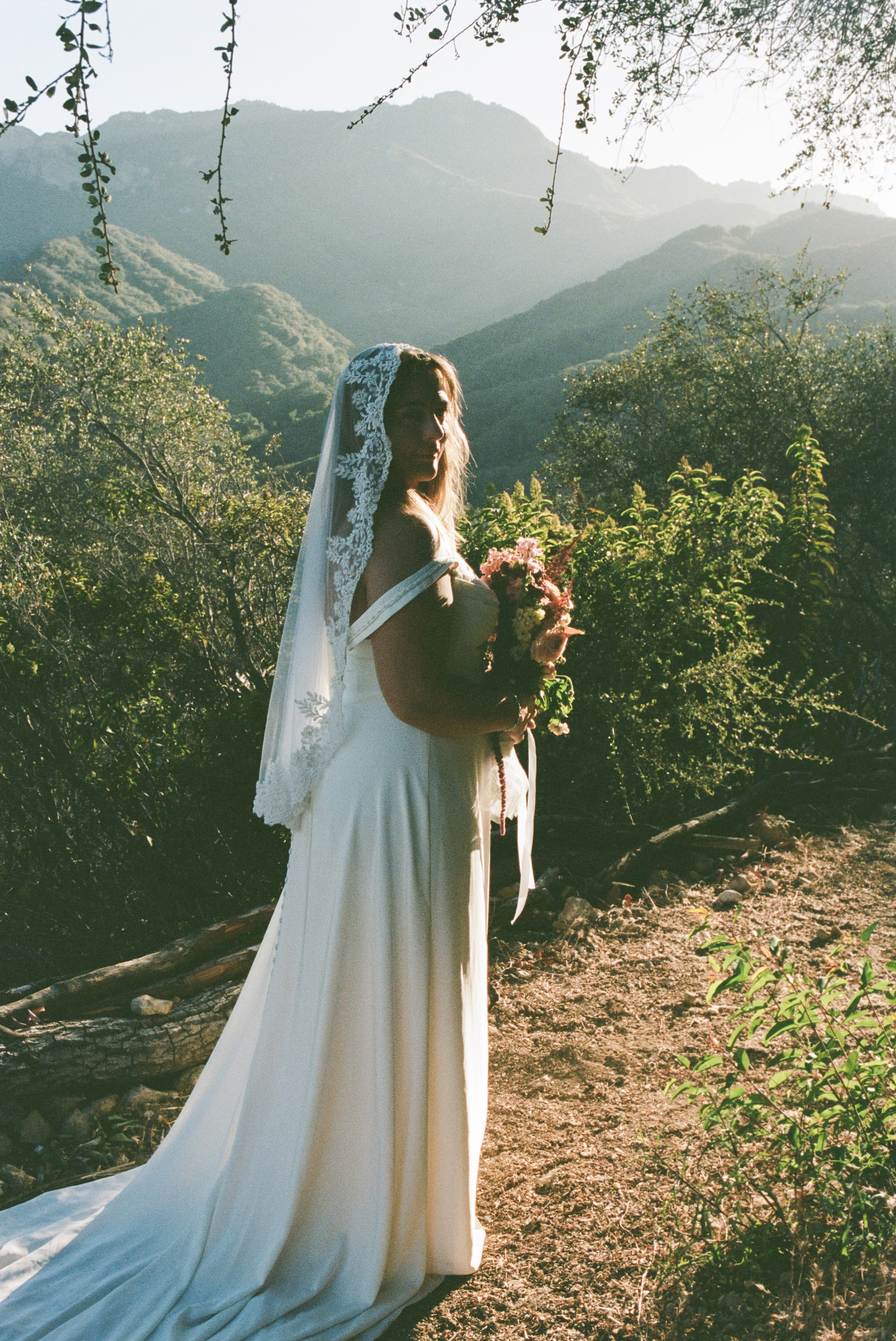 Weddings. Film photographer in Los Angeles Anastasiya Pankova