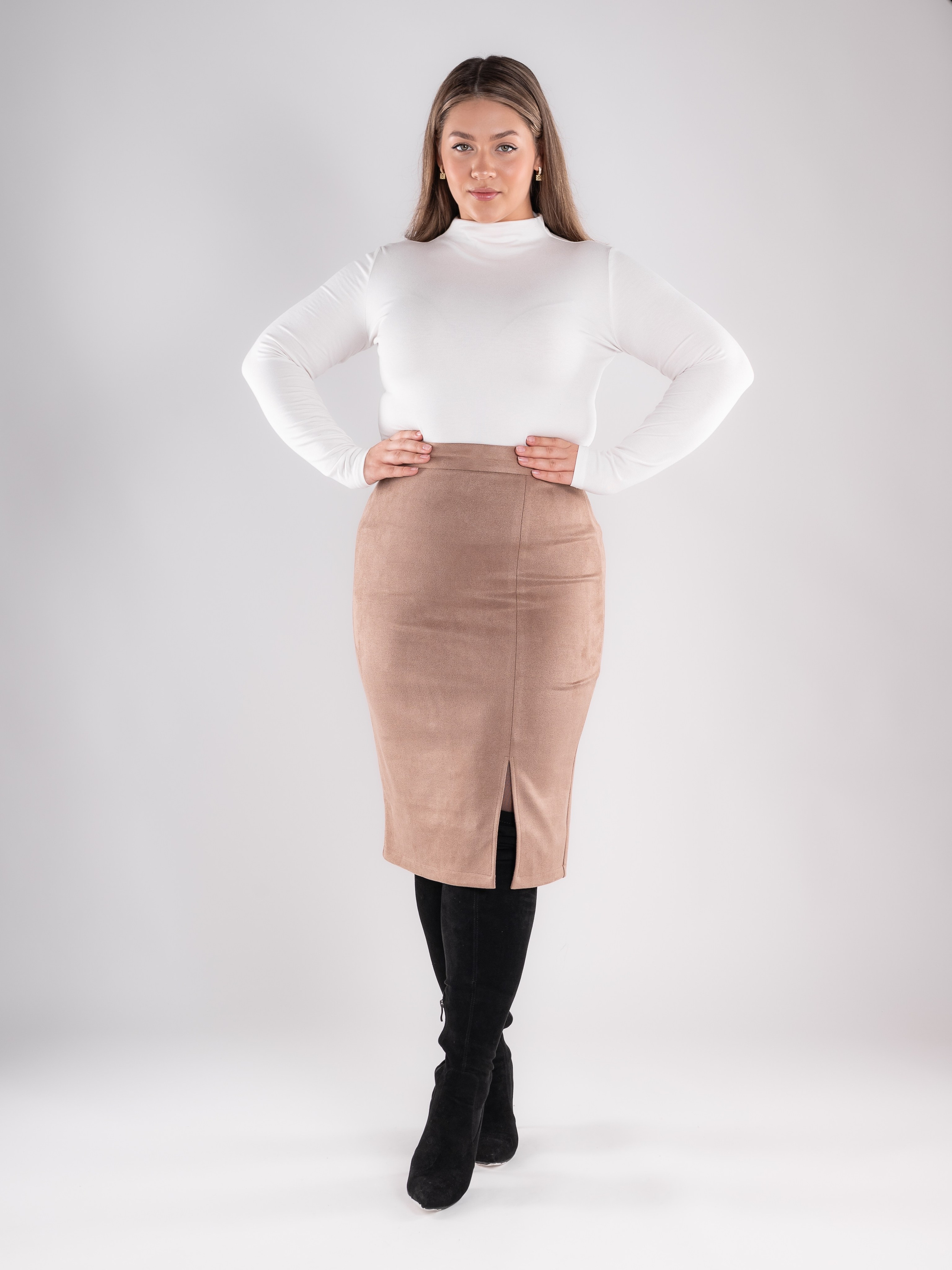 Замшевые юбки серия 1. Предметный фотограф, фото для маркетплейсов Пятигорск, КМВ