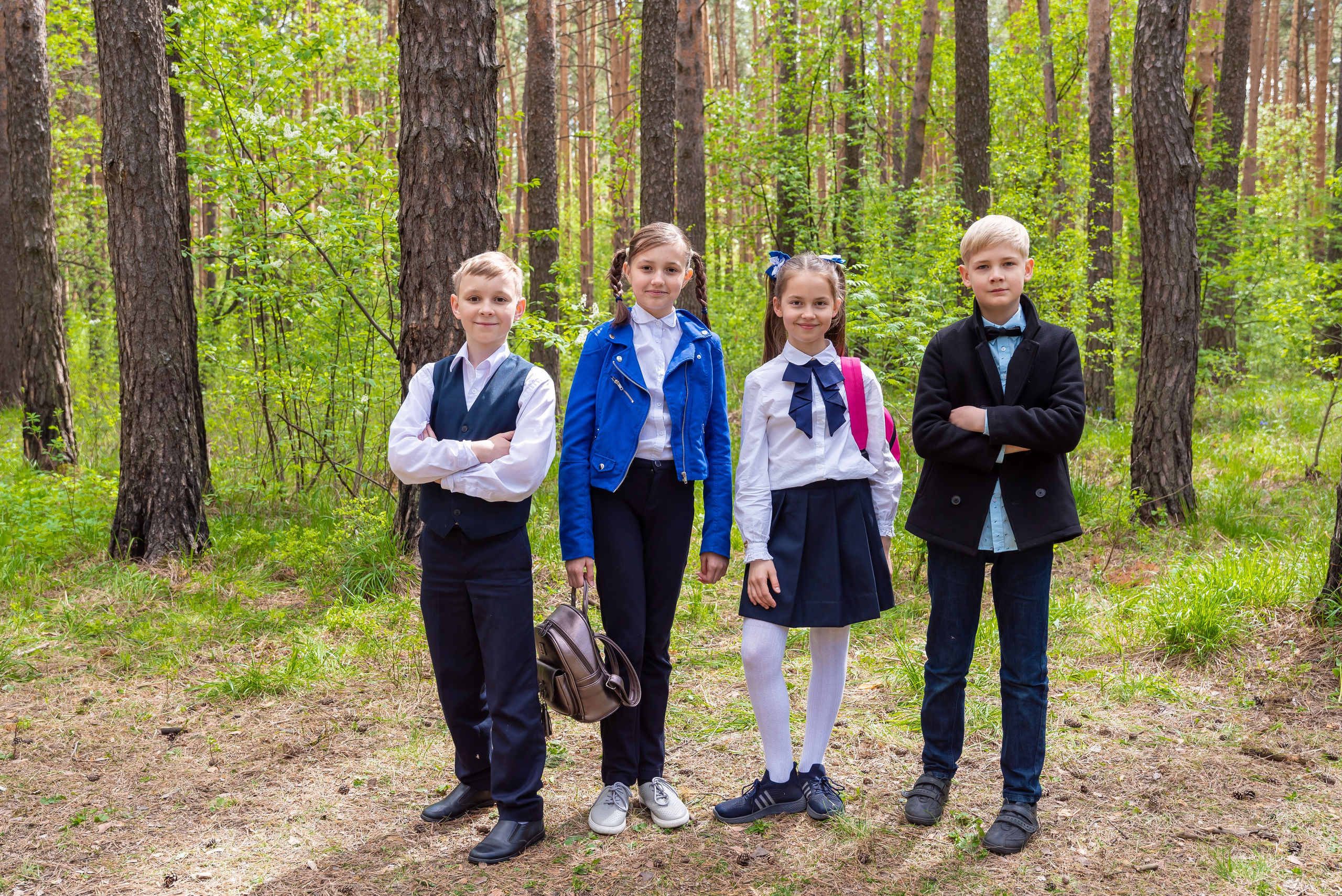 В школьном дворе, парке. Детский фотограф в Екатеринбурге и Берёзовском Евгений Кондаков