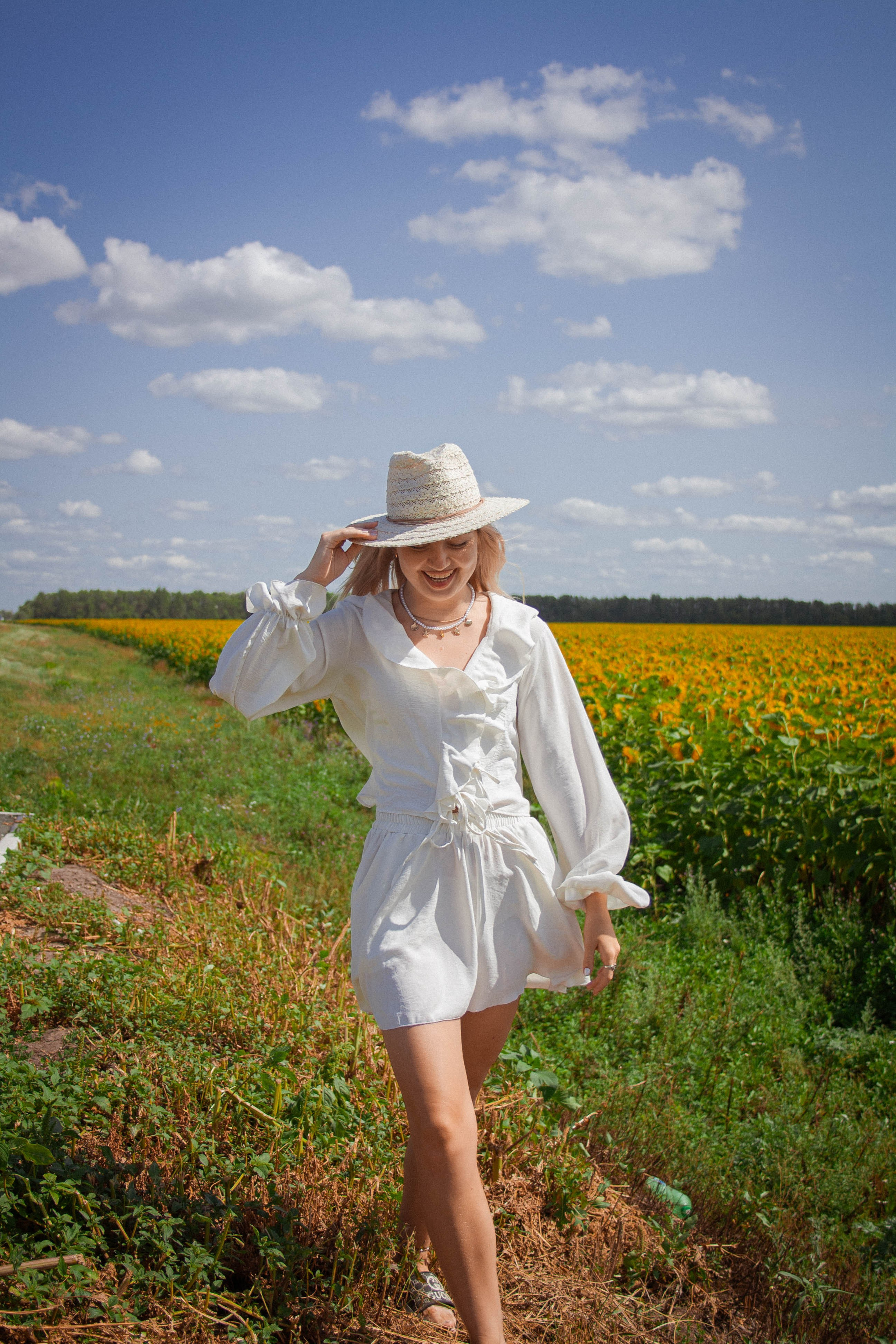 Настроение: уйти в поле с подсолнухами. Портретный фотограф в Саратове