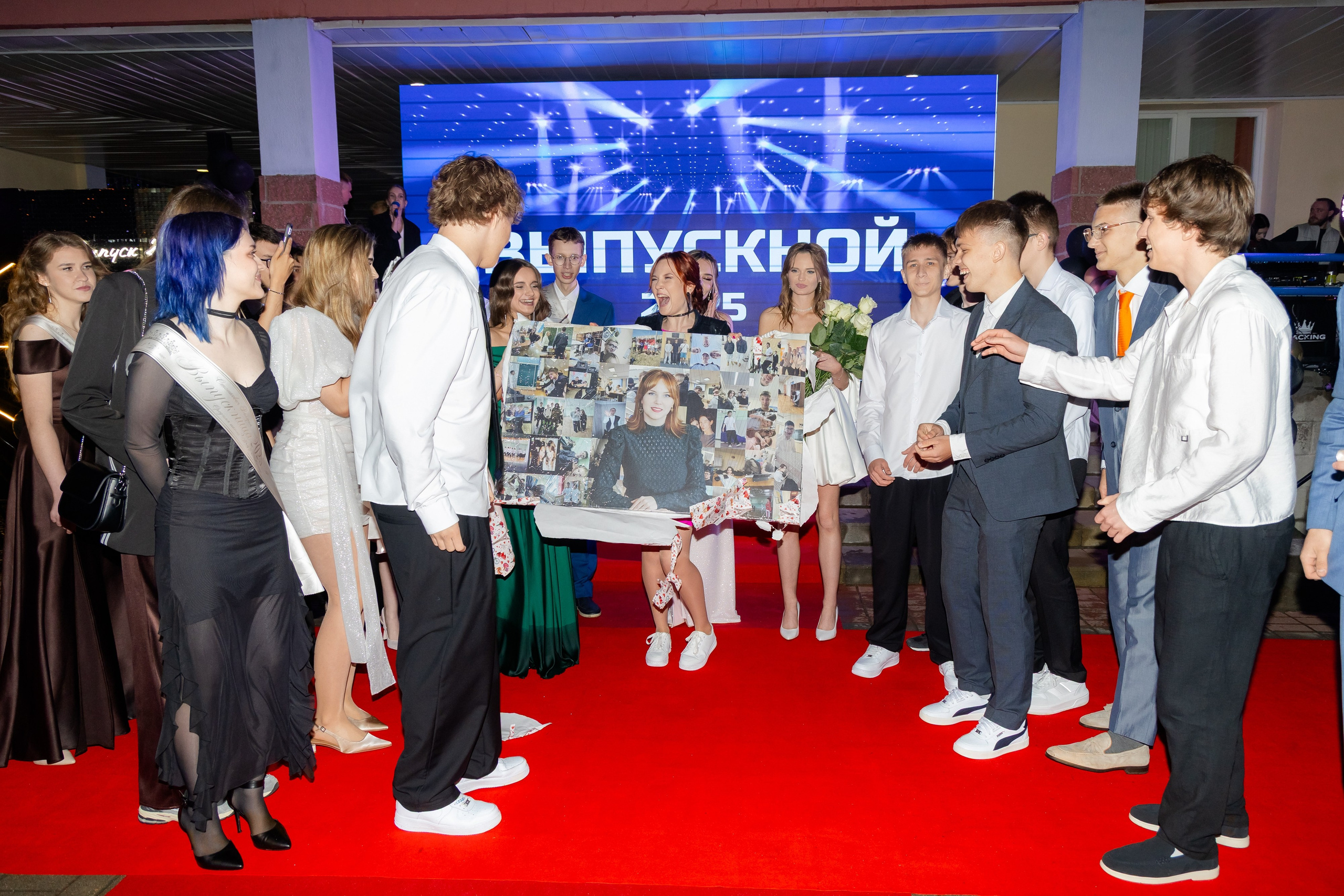 Школьный выпускной 2025 год в Минске, Беларуси. Свадебный фотограф в Минске/Беларуси Сергей Спиридонов