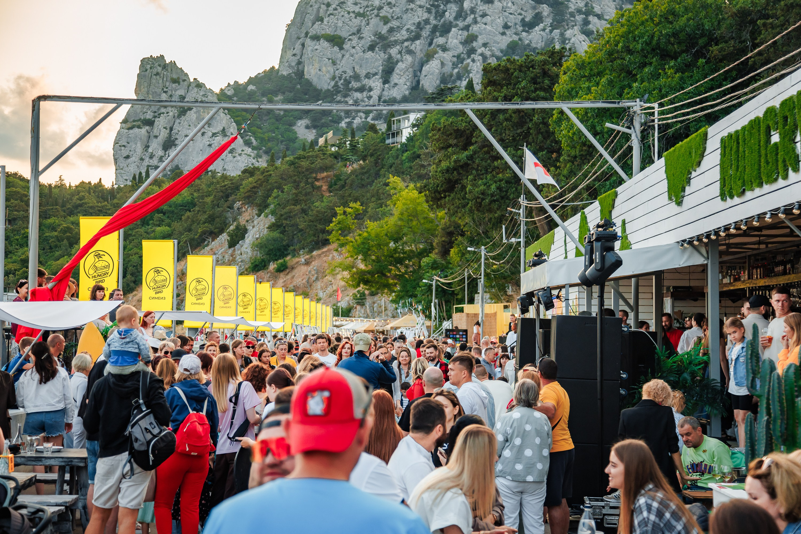 Открытие сезона в HUNGRY BIRD_Симеиз_Крым_14.06.2025. Аминов Руслан | Фотограф