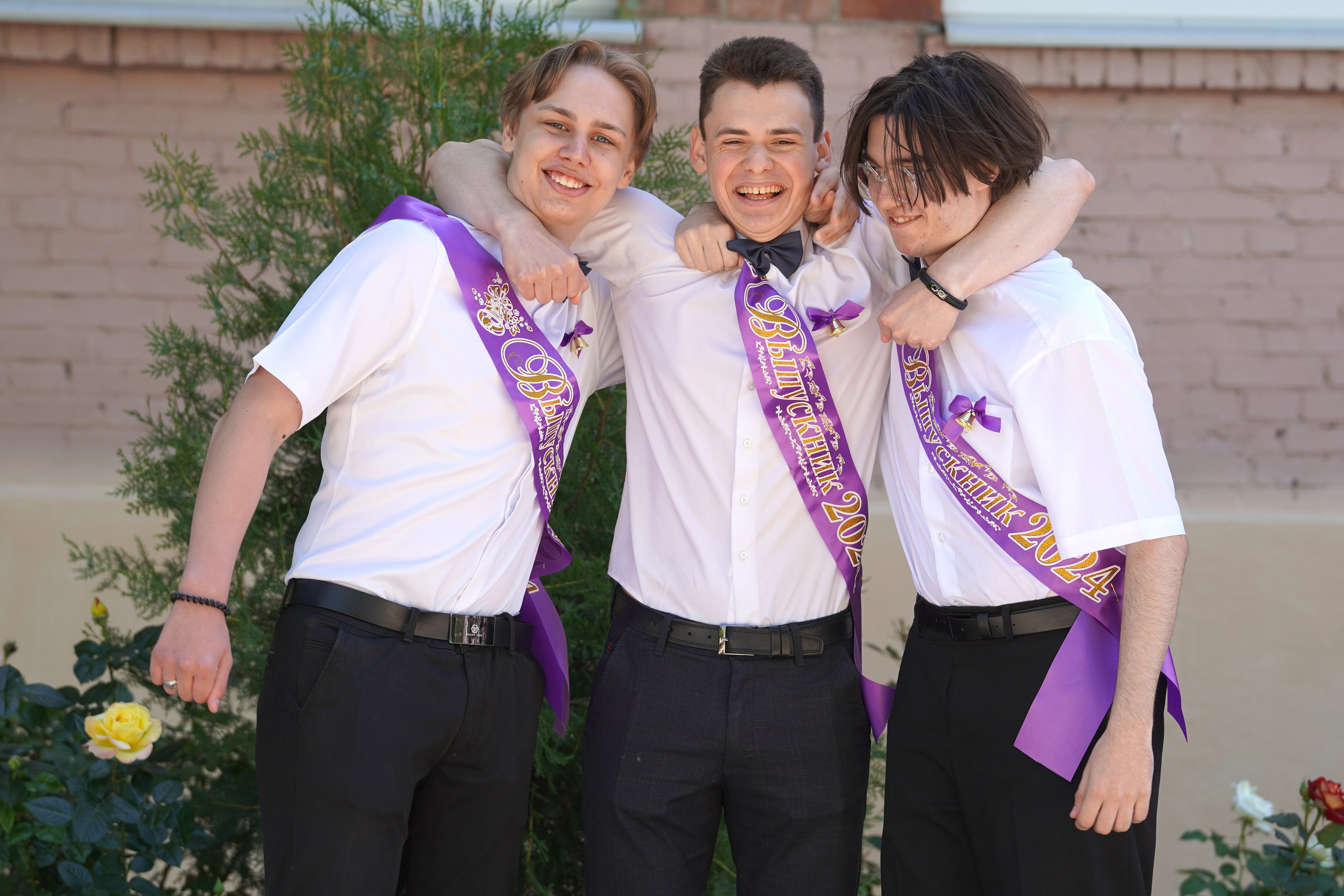 Последний звонок. MEMENTO.Выпускные альбомы, школьные, юбилейные и другие книги. Ростов-на-Дону