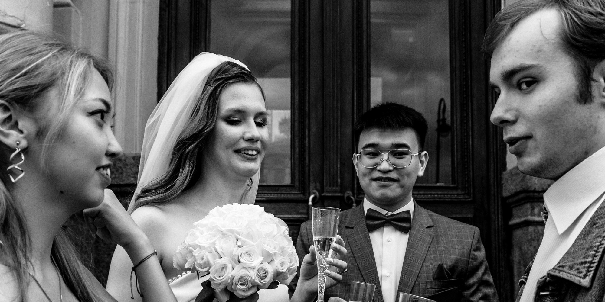 Чингис и Александра регистрация и небольшая прогулка. Свадебный и семейный фотограф в г. Волхов Алексей Кочерыжкин