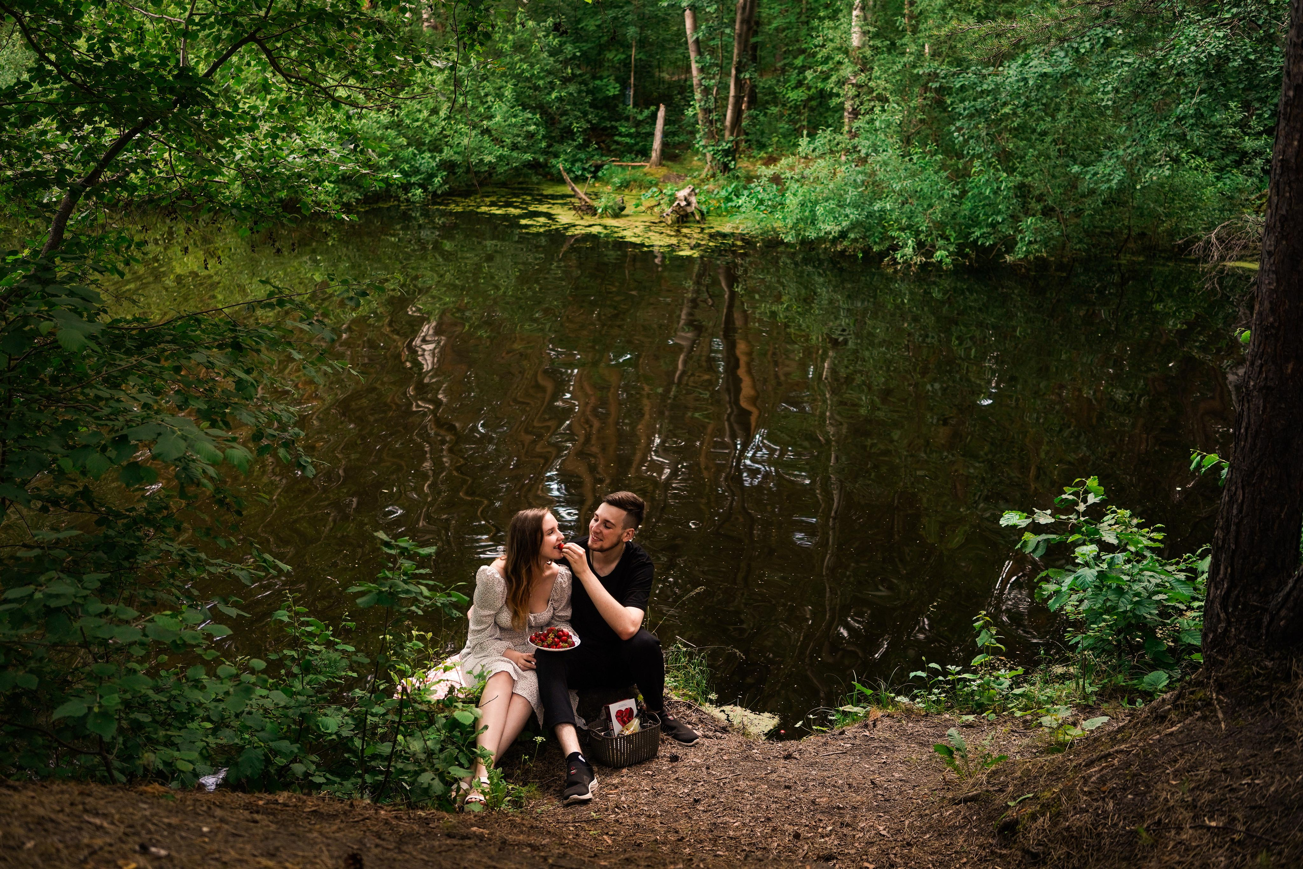 Красивая Lovestory и неожиданный поворот в конце съемки. Семейный и портретный фотограф в Екатеринбурге Анна Лобанова