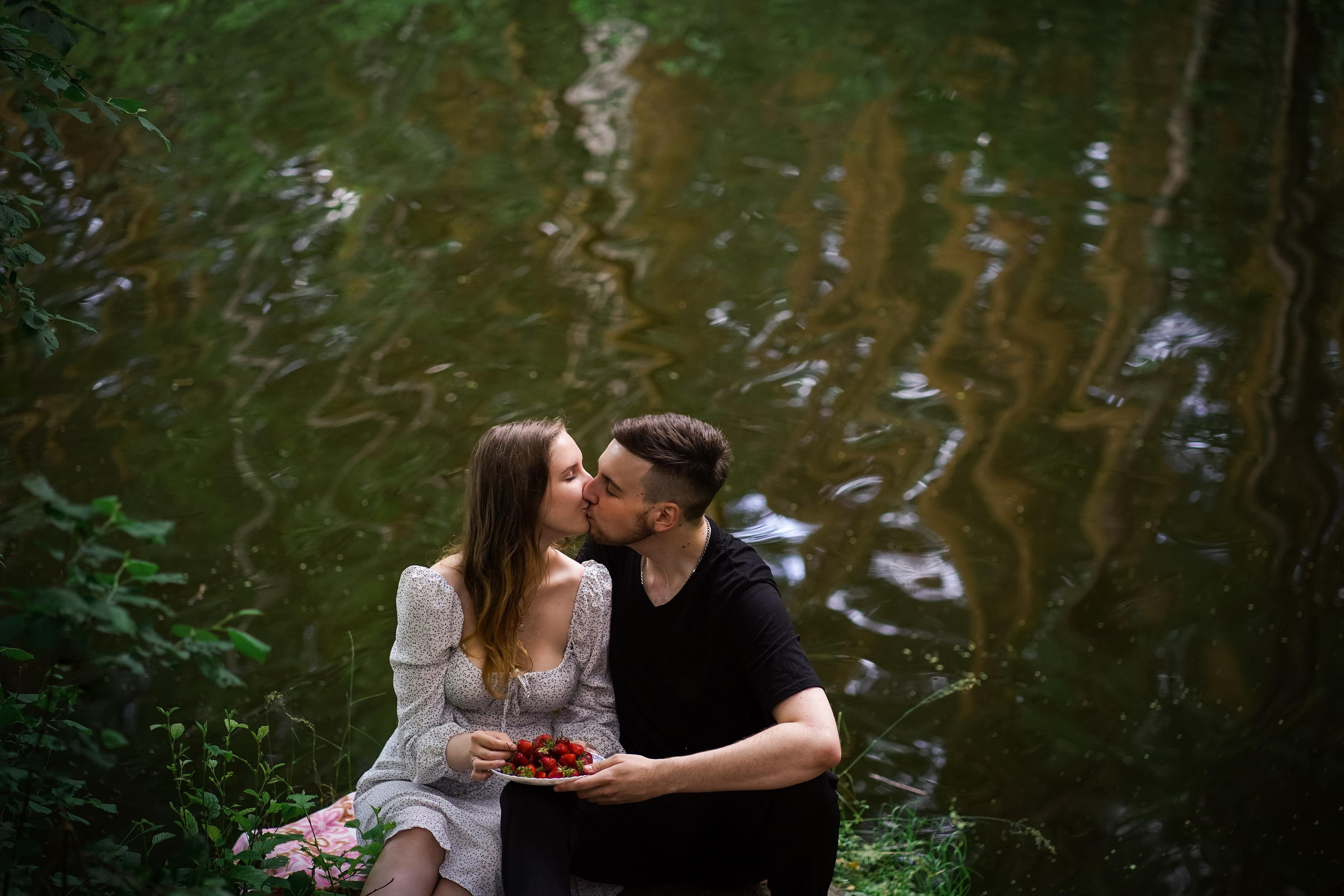 Красивая Lovestory и неожиданный поворот в конце съемки. Семейный и портретный фотограф в Екатеринбурге Анна Лобанова