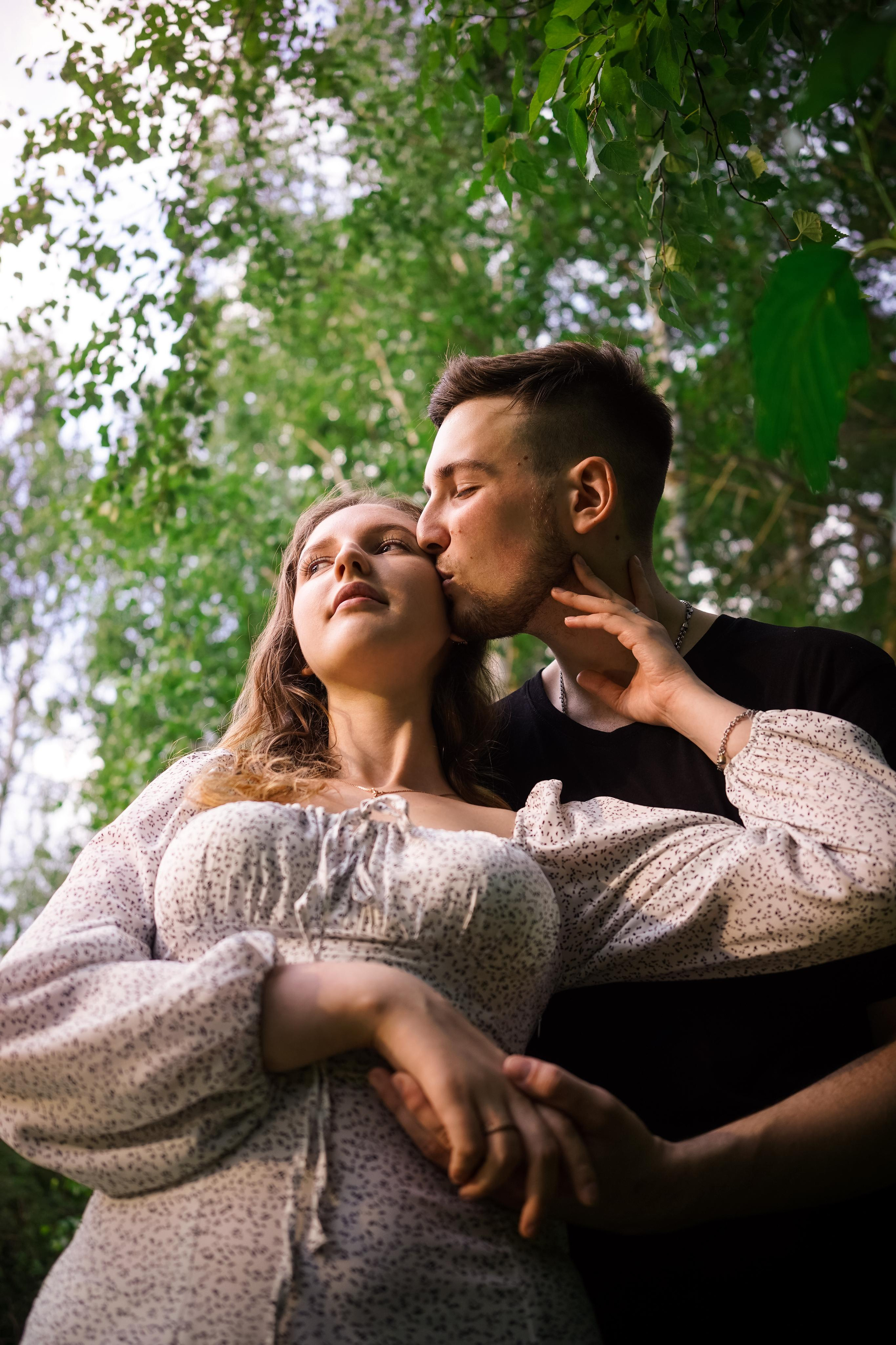 Красивая Lovestory и неожиданный поворот в конце съемки. Семейный и портретный фотограф в Екатеринбурге Анна Лобанова