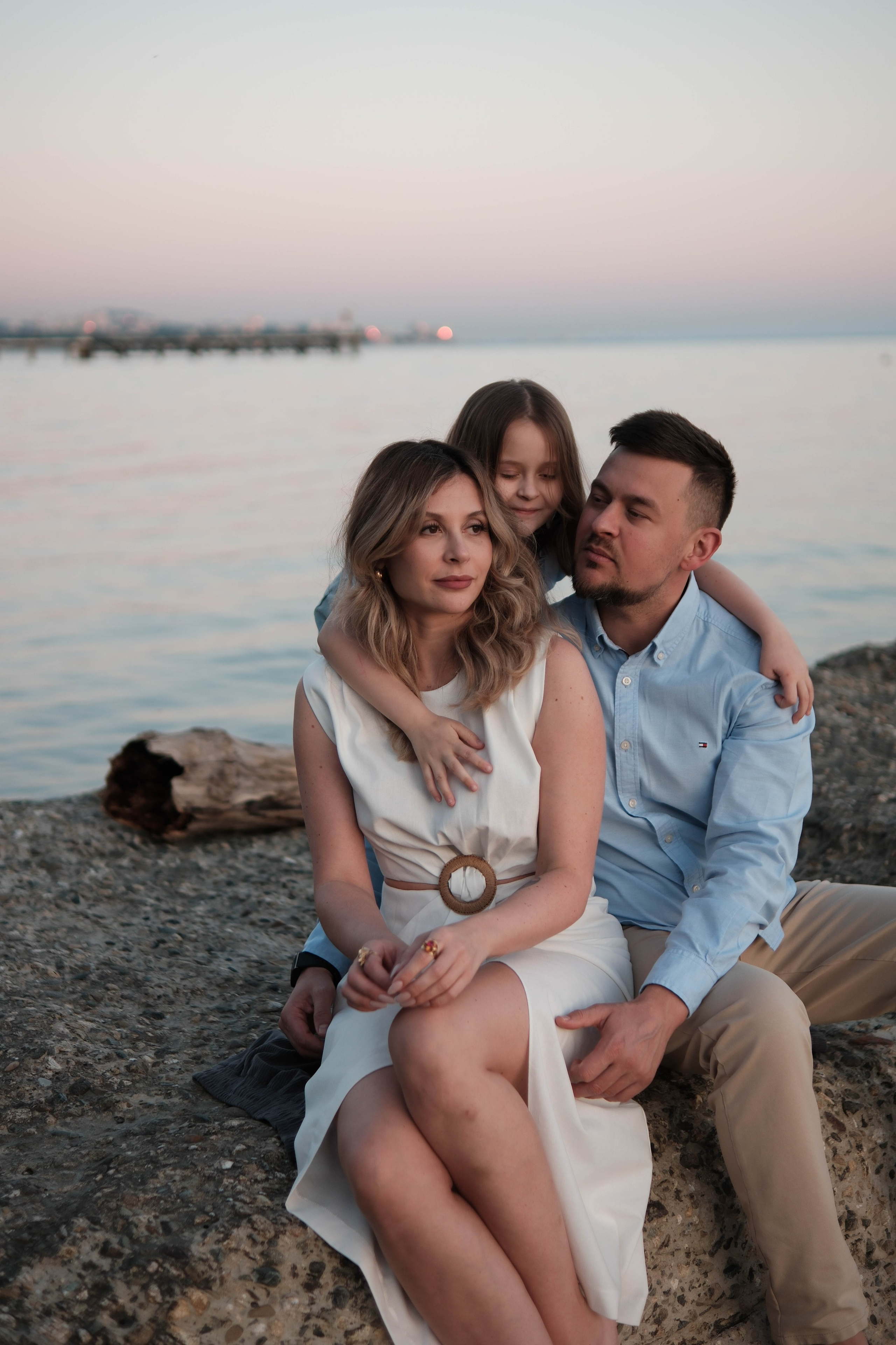 Алеся с Сергеем и дочками. Фотограф Черненко Дарья
