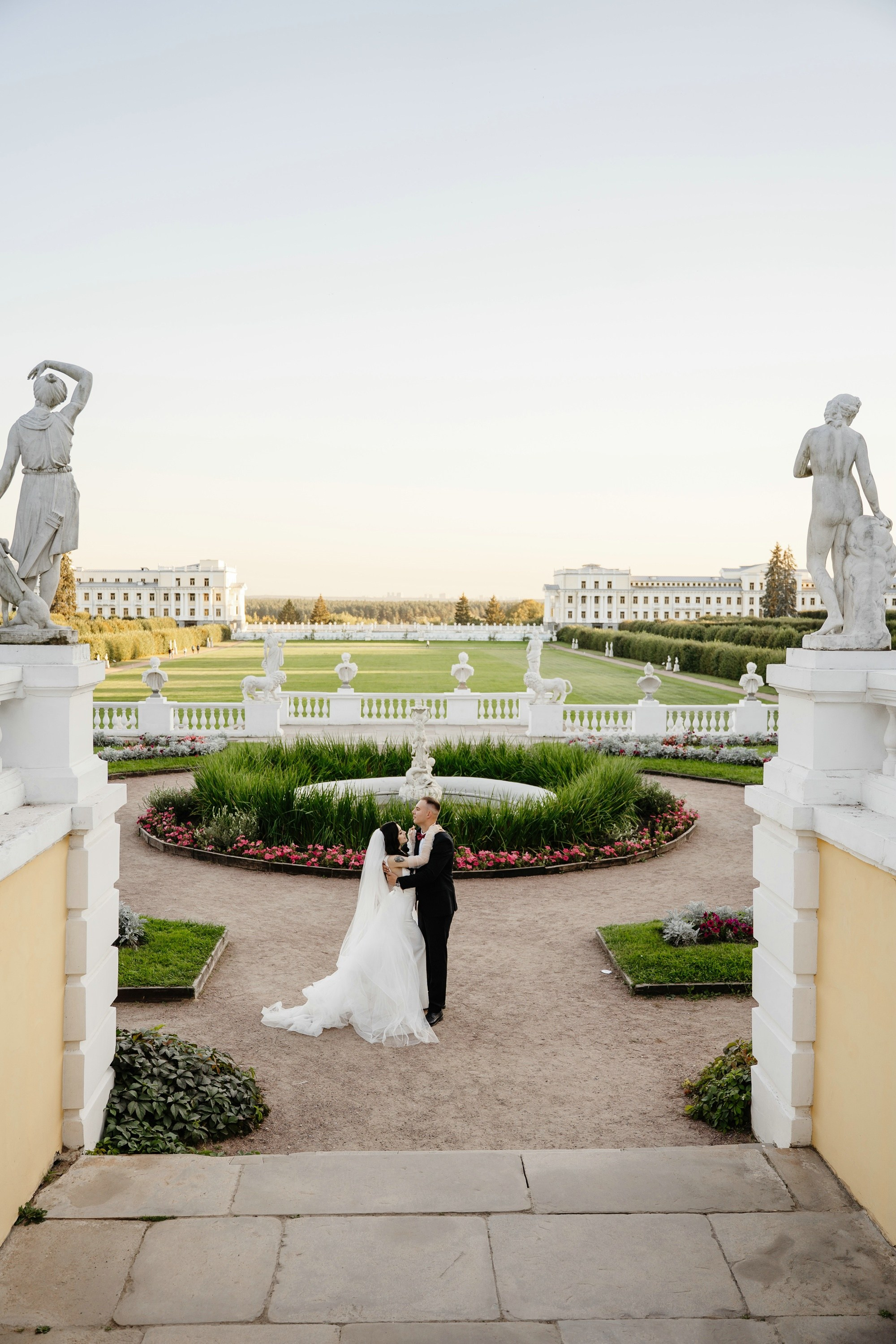 Свадьба в усадьбе Архангельское. Свадебный и семейный фотограф в Москве Светлана Зоткина