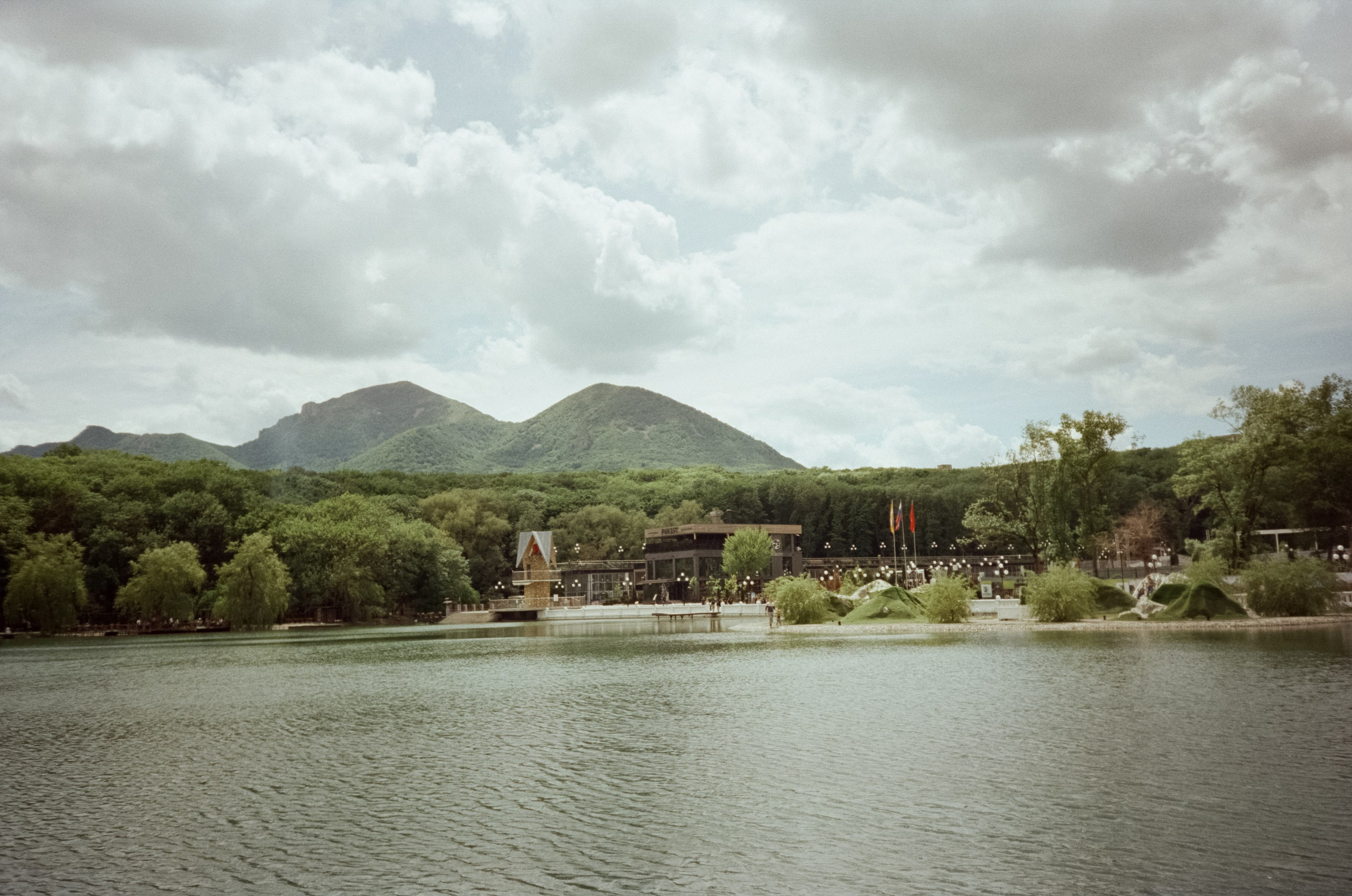 Из дождливого утра в солнечный день. Из Кисловодска в Железноводск. Фотограф-документалист Мария Осокина