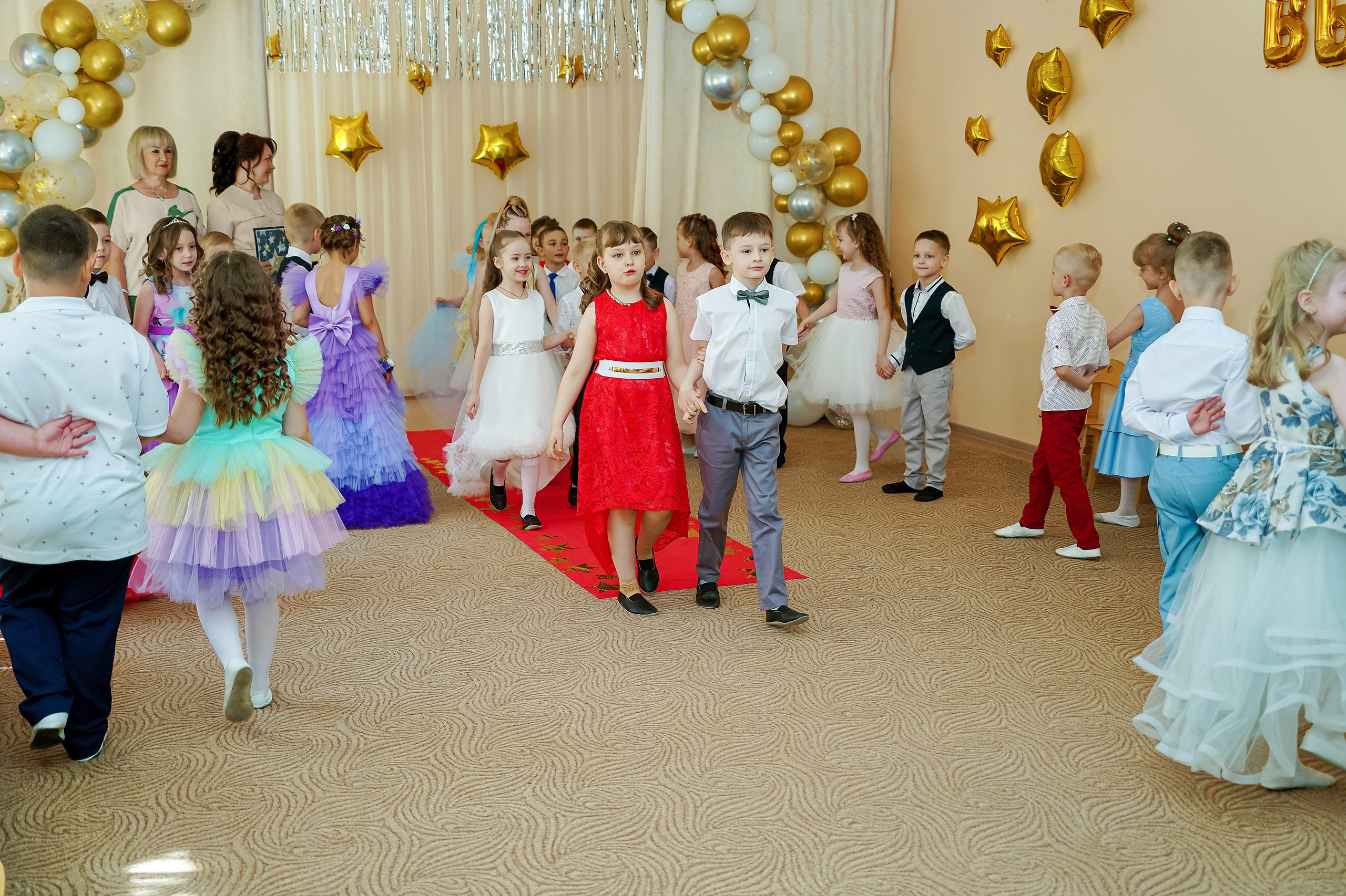 Фотосъемка видеосъёмка фотограф видеооператор новогодних утренников  в. Фотограф, видеооператор Нина Коршунова