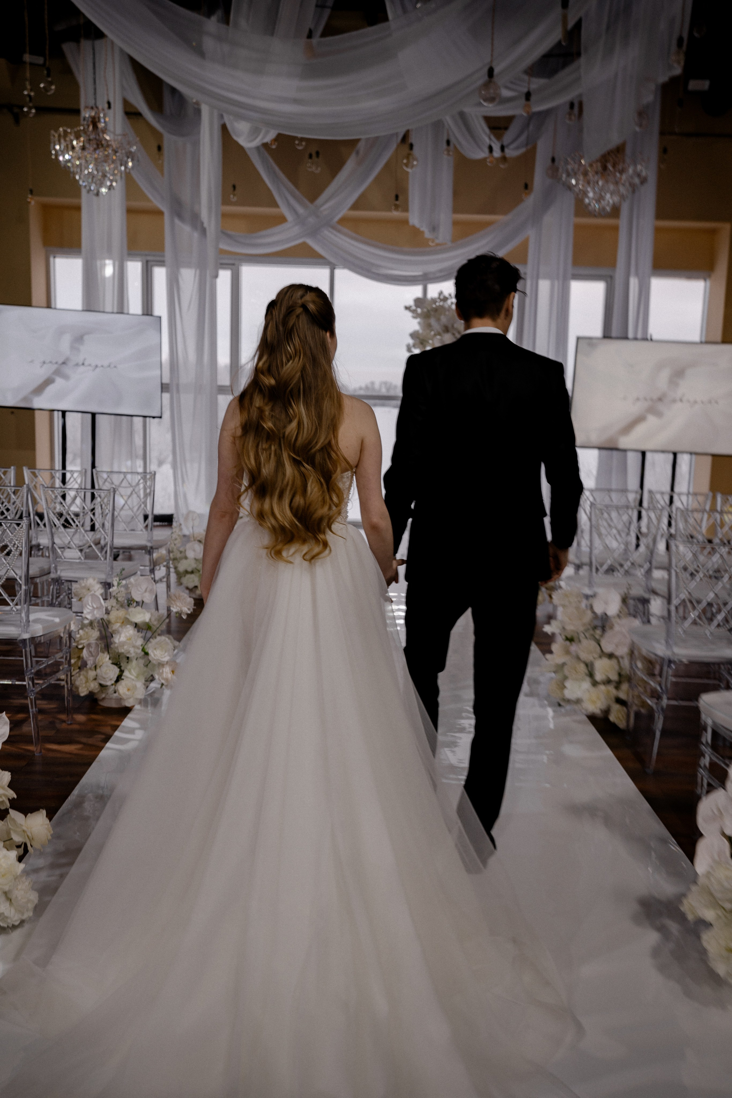 СВАДЕБНАЯ СЬЕМКА СБОРОВ В ОТЕЛЕ И ВЫЕЗД НА ЦЕРЕМОНИЮ (СНЯТО В СИБИРЕ В НИЖНЕВАРТОВСКЕ). Профессиональный фотограф, Санкт-Петербург — Виктория Богомолова