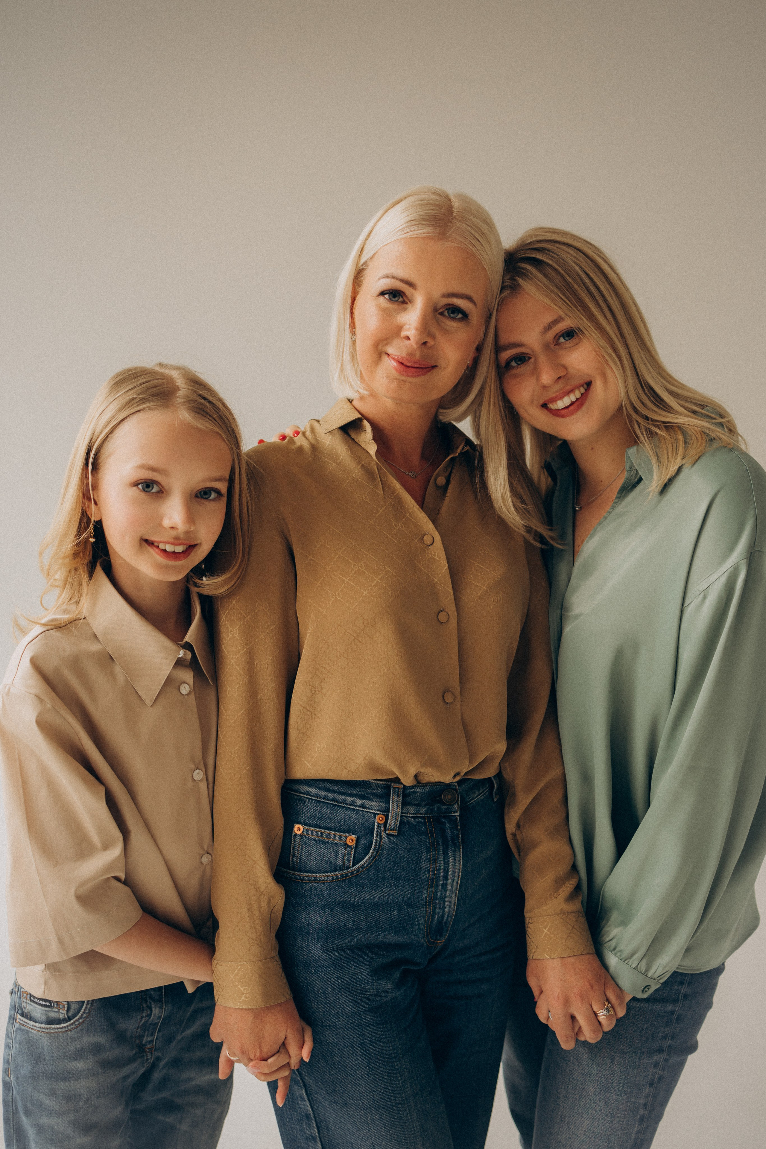 Семейная фотосессия Москва, семейный фотограф в Москве, семейная фотосессия, детский фотограф, семейная фотосессия в студии, фотосессия поколения, поколение, фотосессия всей семьи