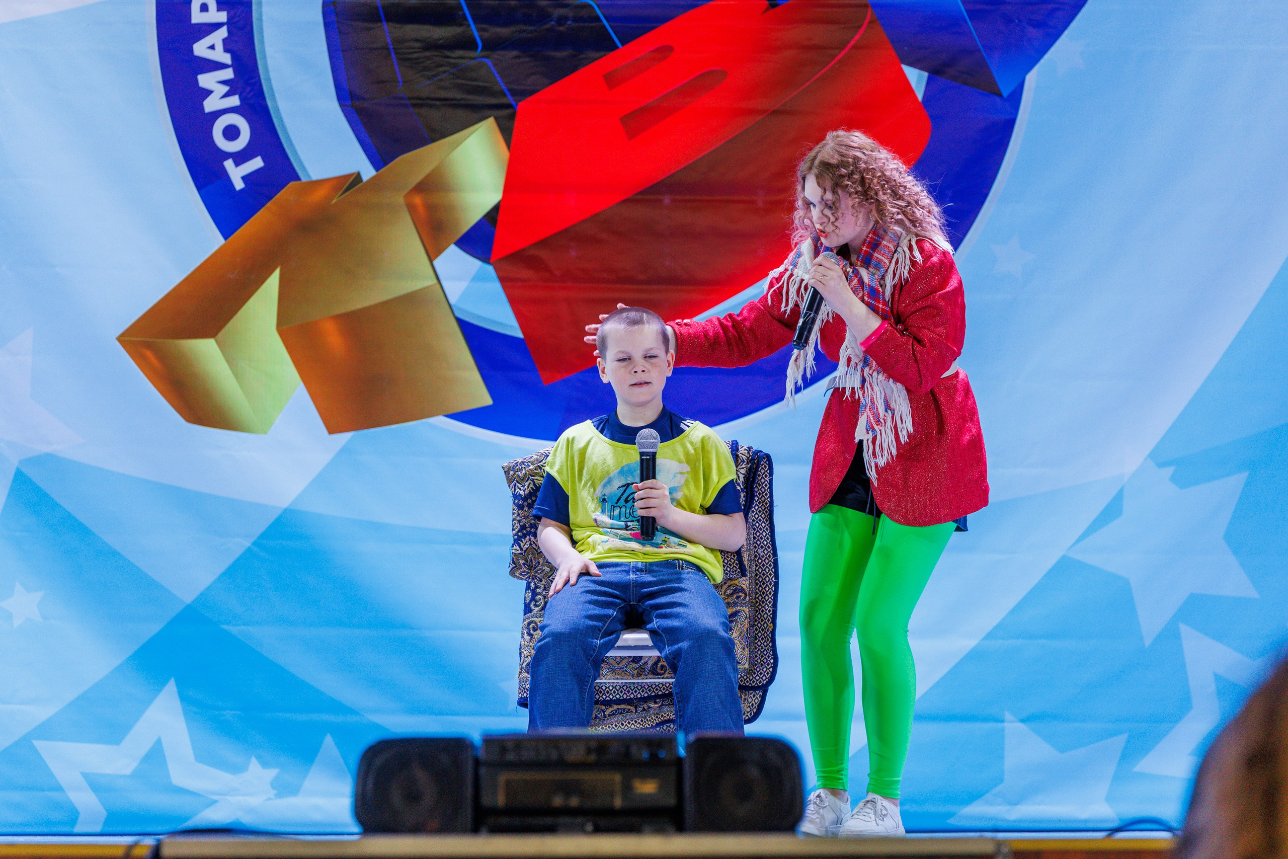 Школьный КВН в Томари. Свадебный, семейный и репортажный фотограф в Южно-Сахалинске Артур Петросян