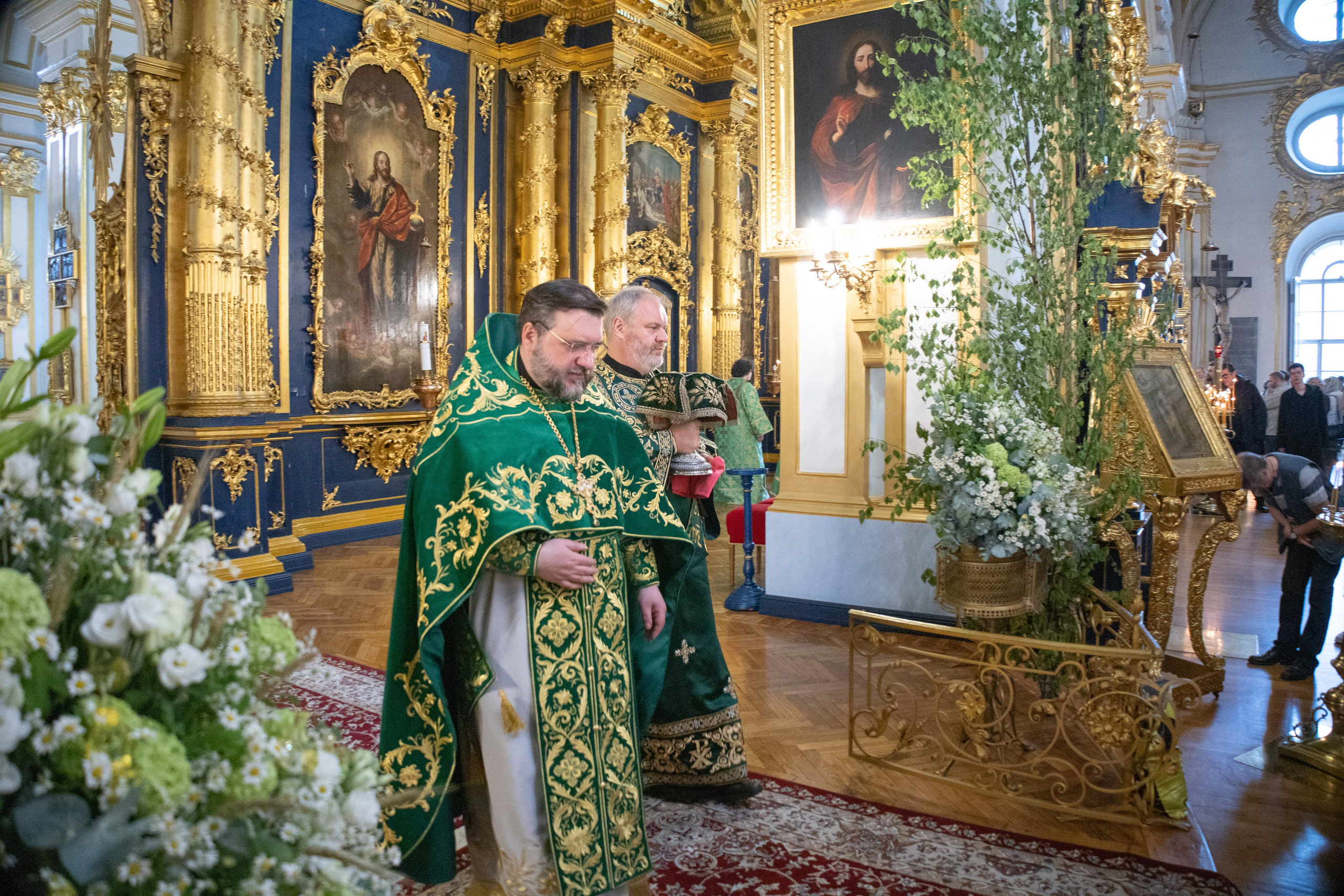 ДЕНЬ СВЯТОЙ ТРОИЦЫ. ПЯТИДЕСЯТНИЦА. НИКОЛО-БОГОЯВЛЕНСКИЙ МОРСКОЙ СОБОР