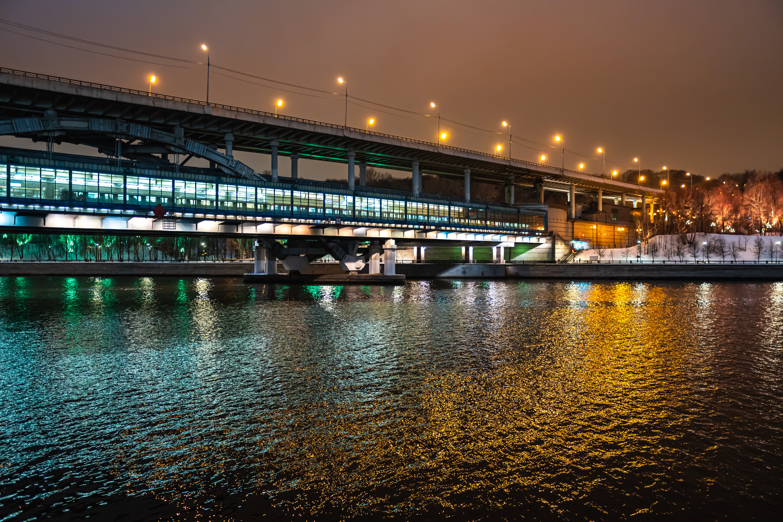 Лужнецкий метромост