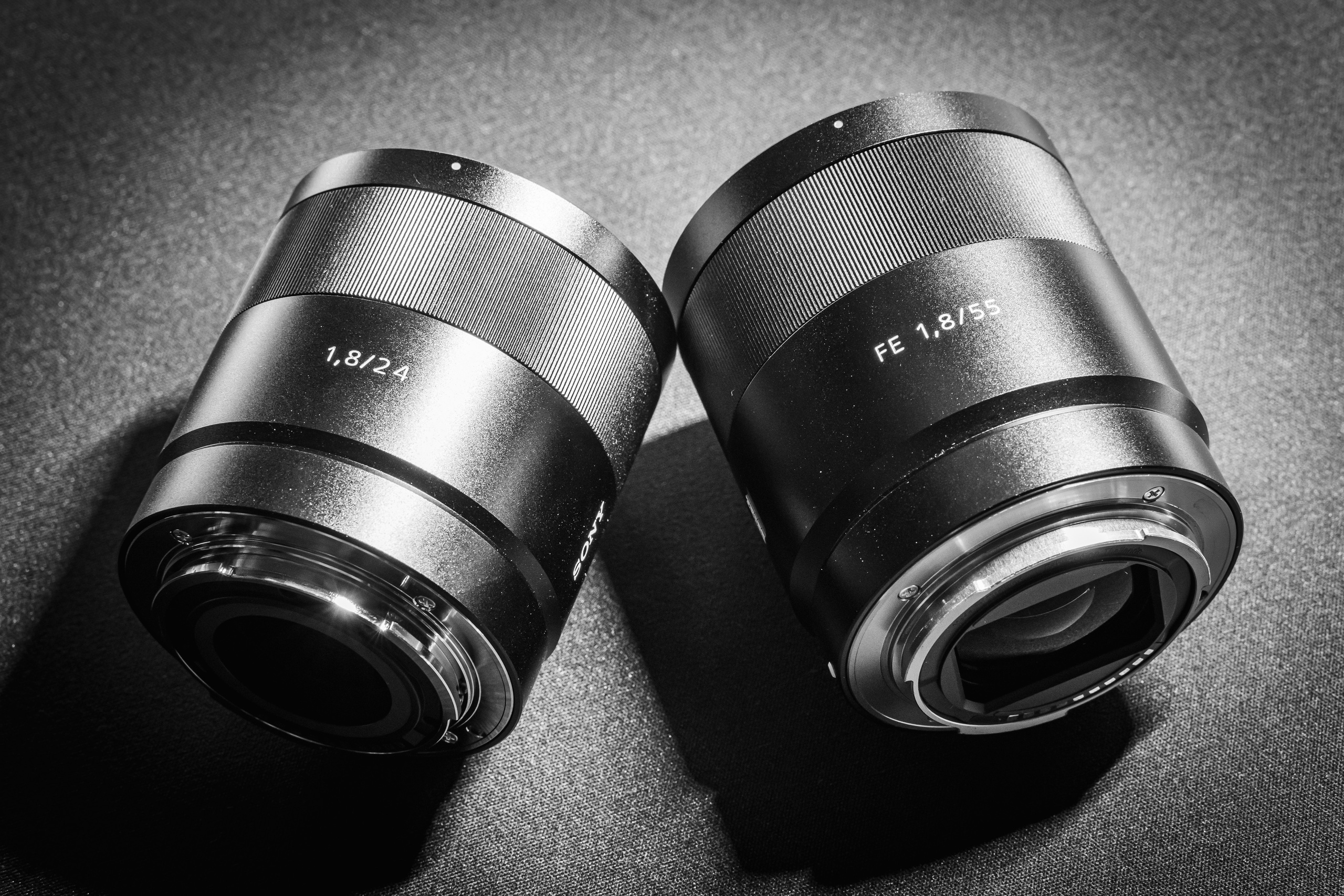 Объективы Sony SEL24F18Z и Sony SEL55F18Z
