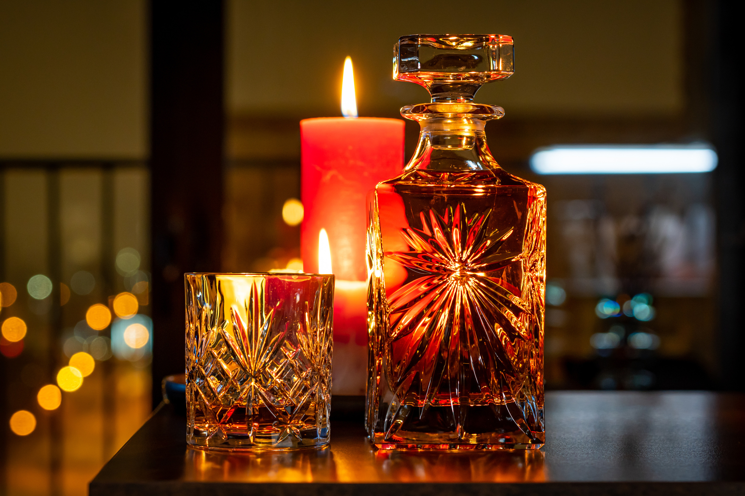 График и стакан с виски