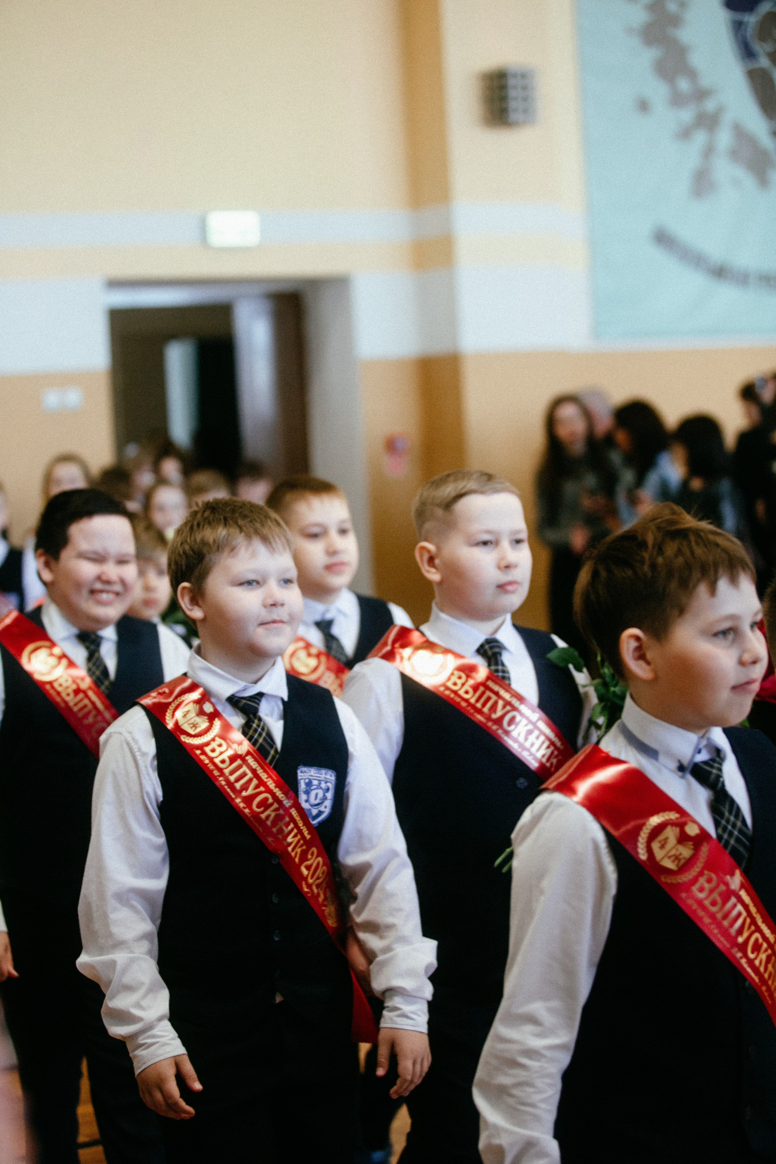 Выпускной в начальной школе. Арт-фотограф Крис Л. в Тобольске: портрет, семейные, свадьбы