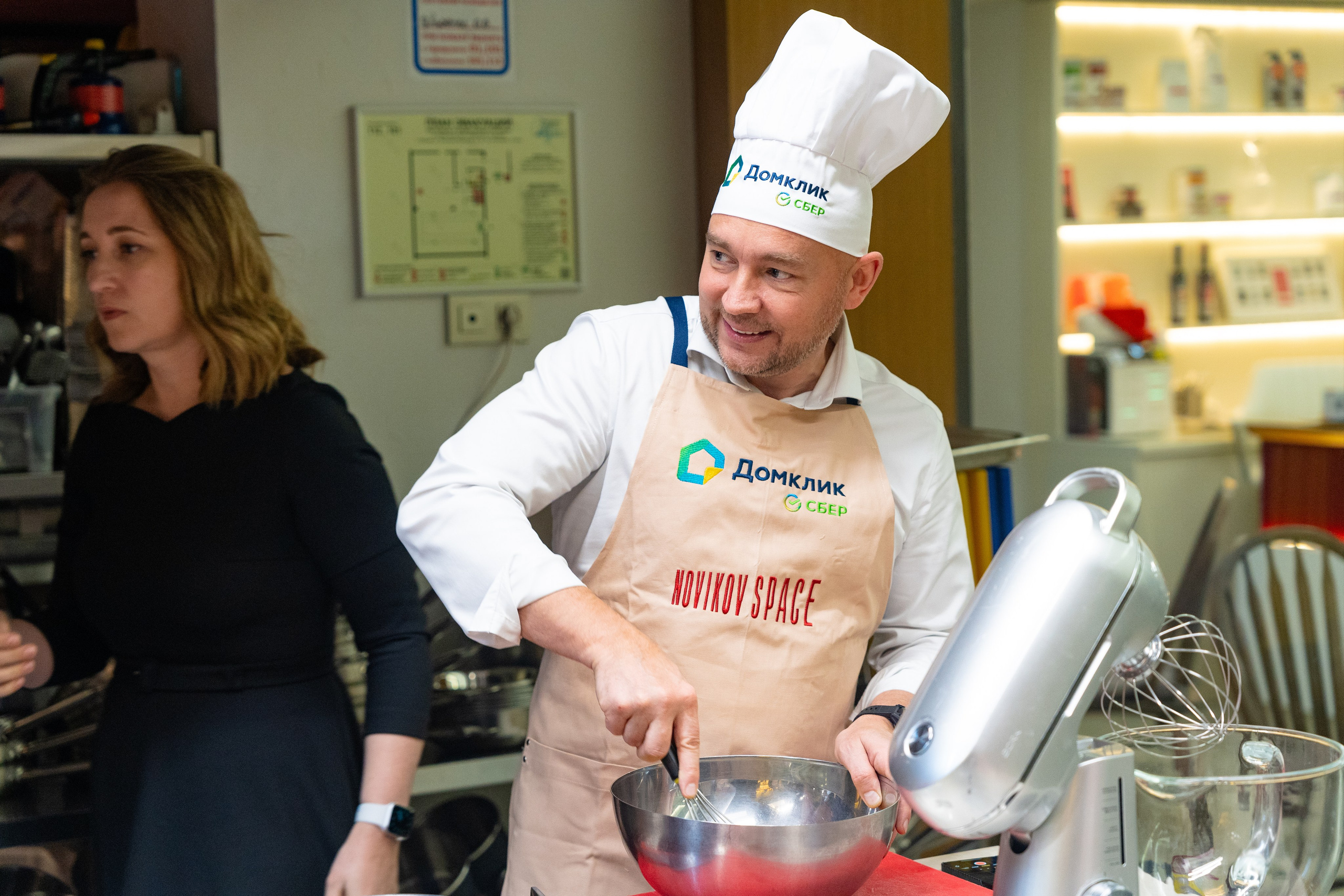 NOVIKOV SCHOOL — Умами зал. Фотограф Никита Комаров