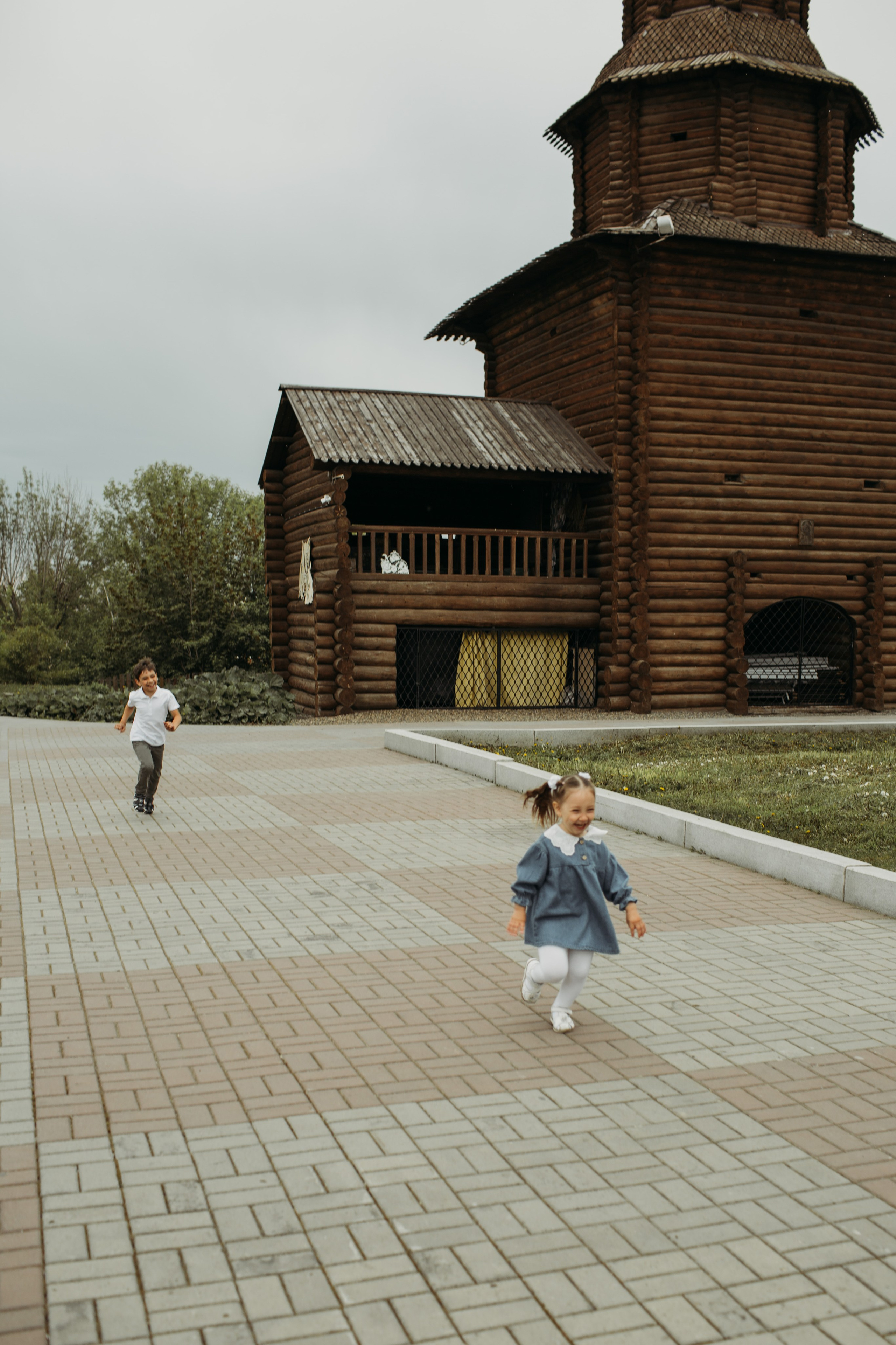 Амина, Малик, Юля, Сахиб. Семейный фотограф Томск