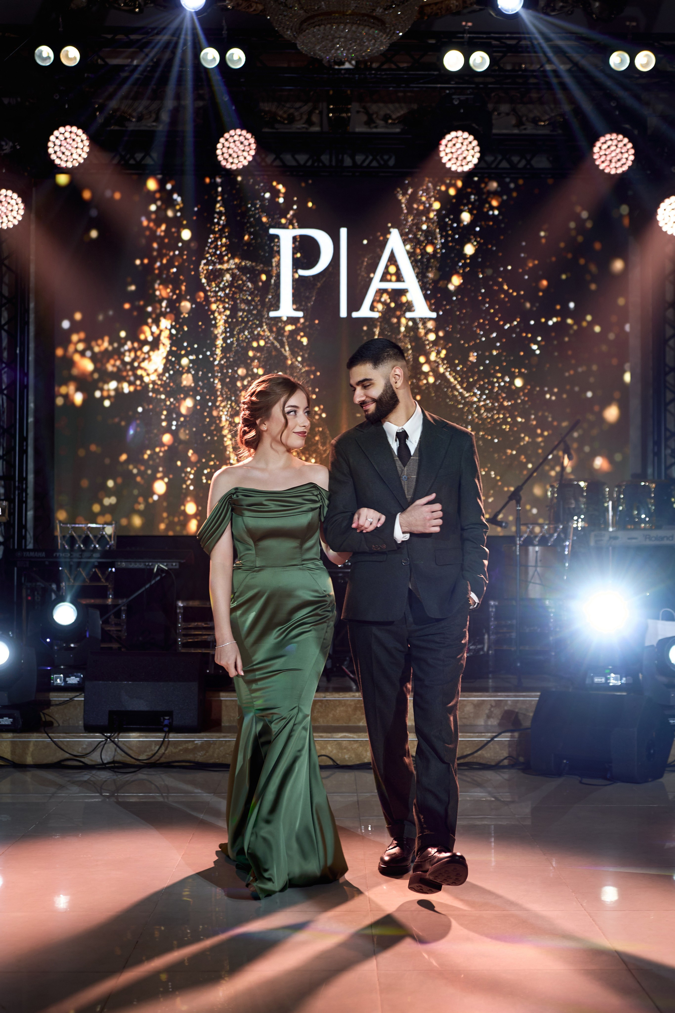 Красивое и чувственное сватовство Рафаэля & Алины в GOLDEN PALACE от ТВИНС СТУДИО. ТВИНС СТУДИО — лучшие свадебные фотографы и видеографы в Краснодаре