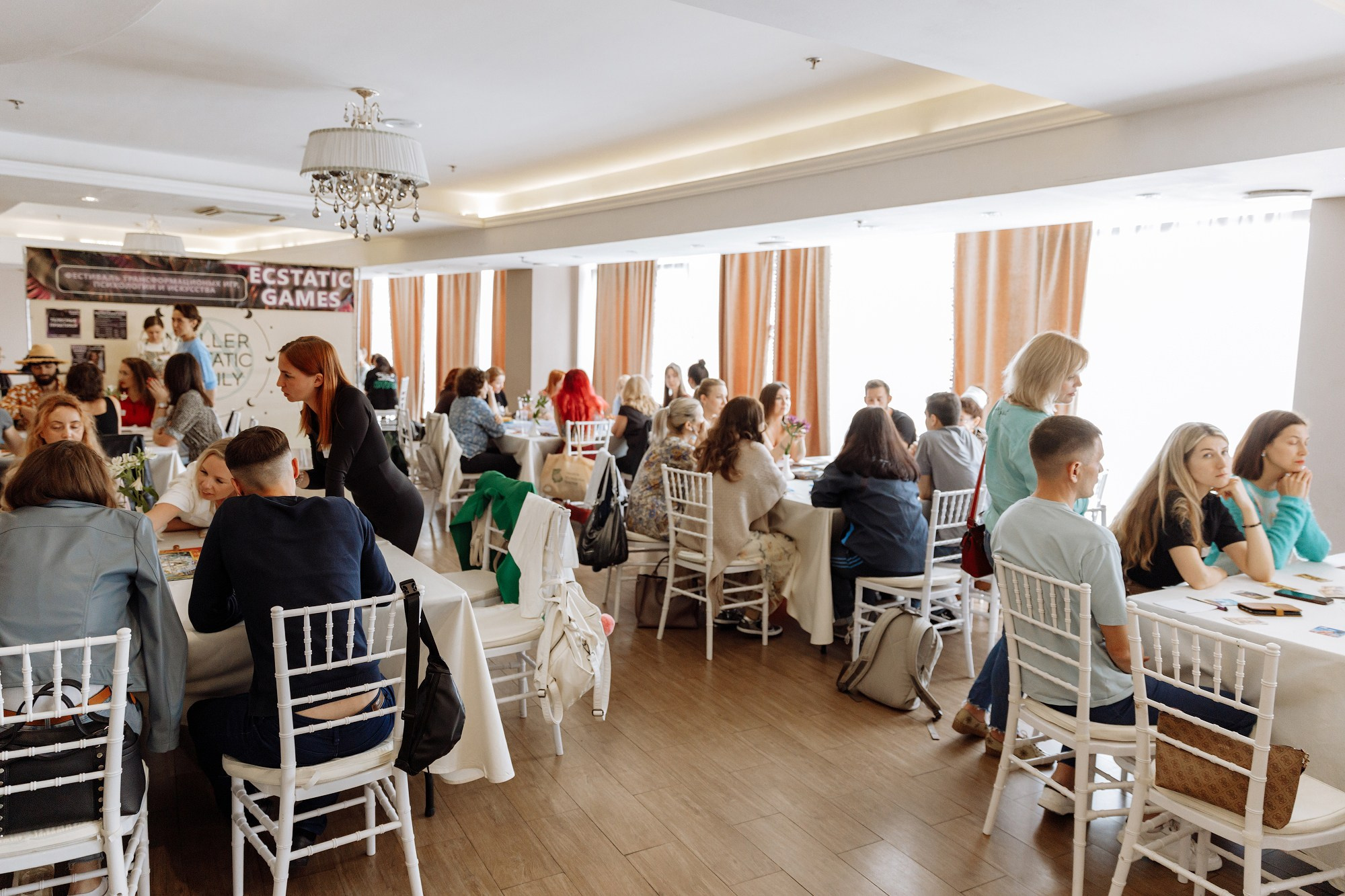 Фотограф на психологическом мероприятии. Профессиональный фотограф в Сочи Виктория Джой. Обучение