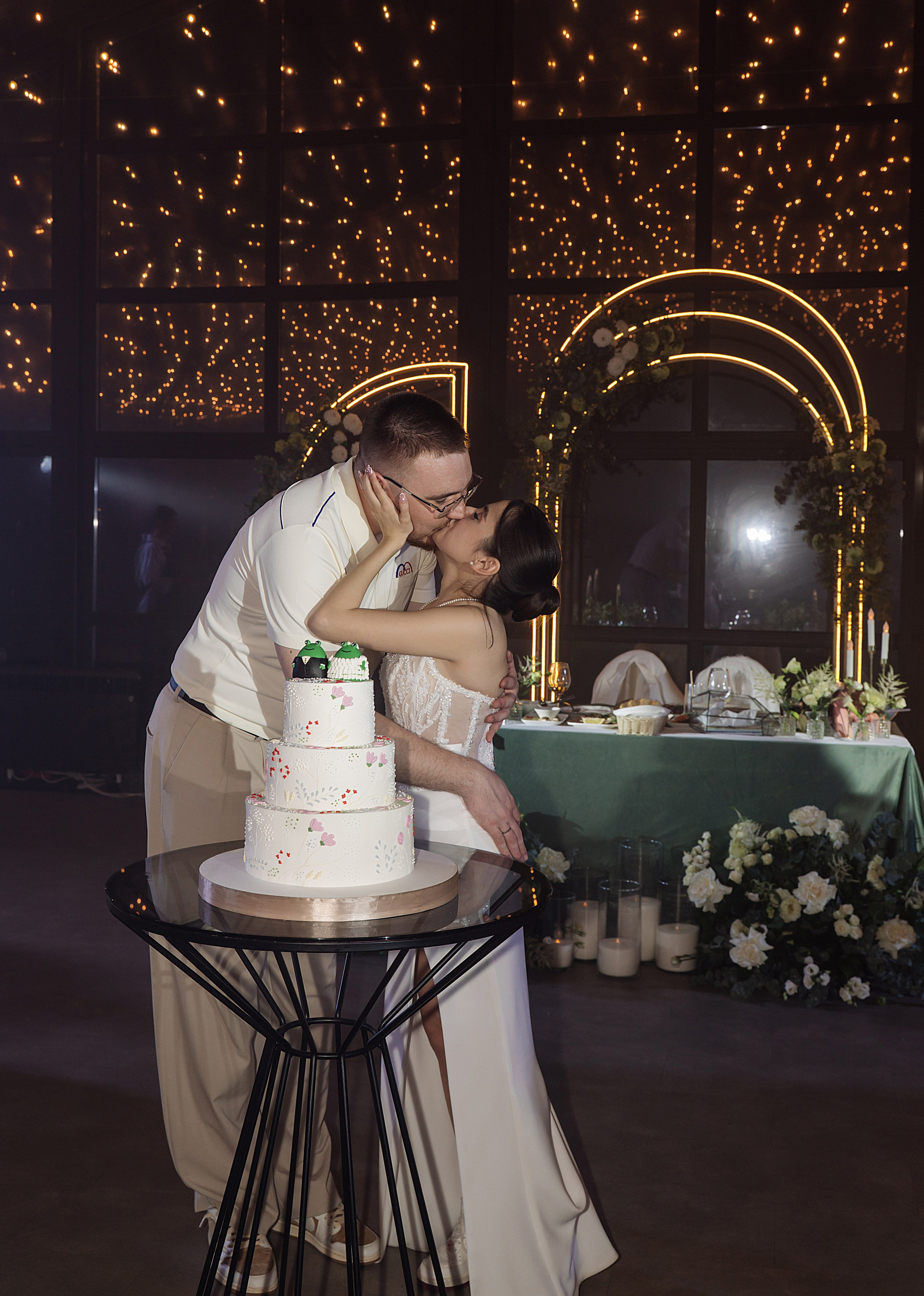 Иван и Изабелла «Веранда Отрадное». Свадебный фотограф