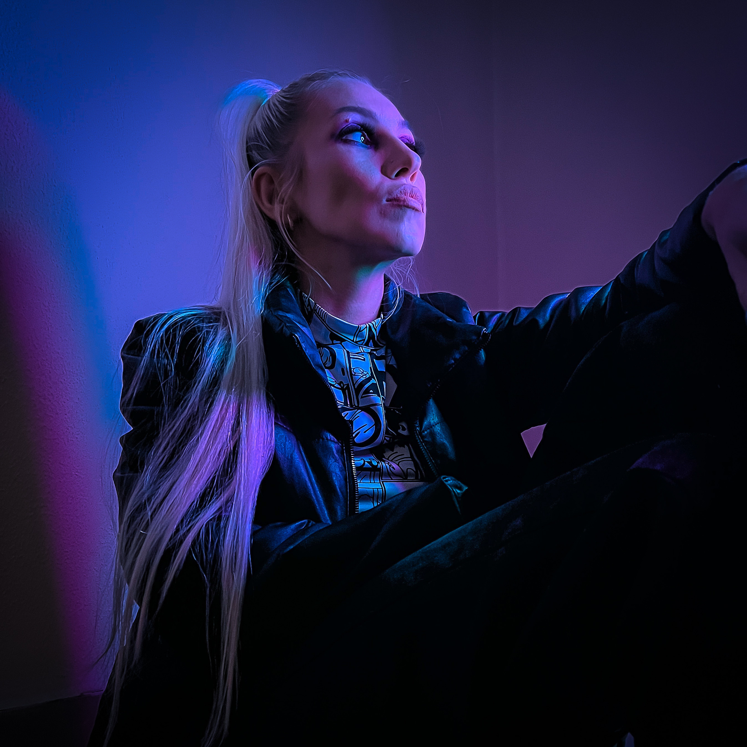 Neon. Креативный фотограф в Екатеринбурге Юлия Николотова