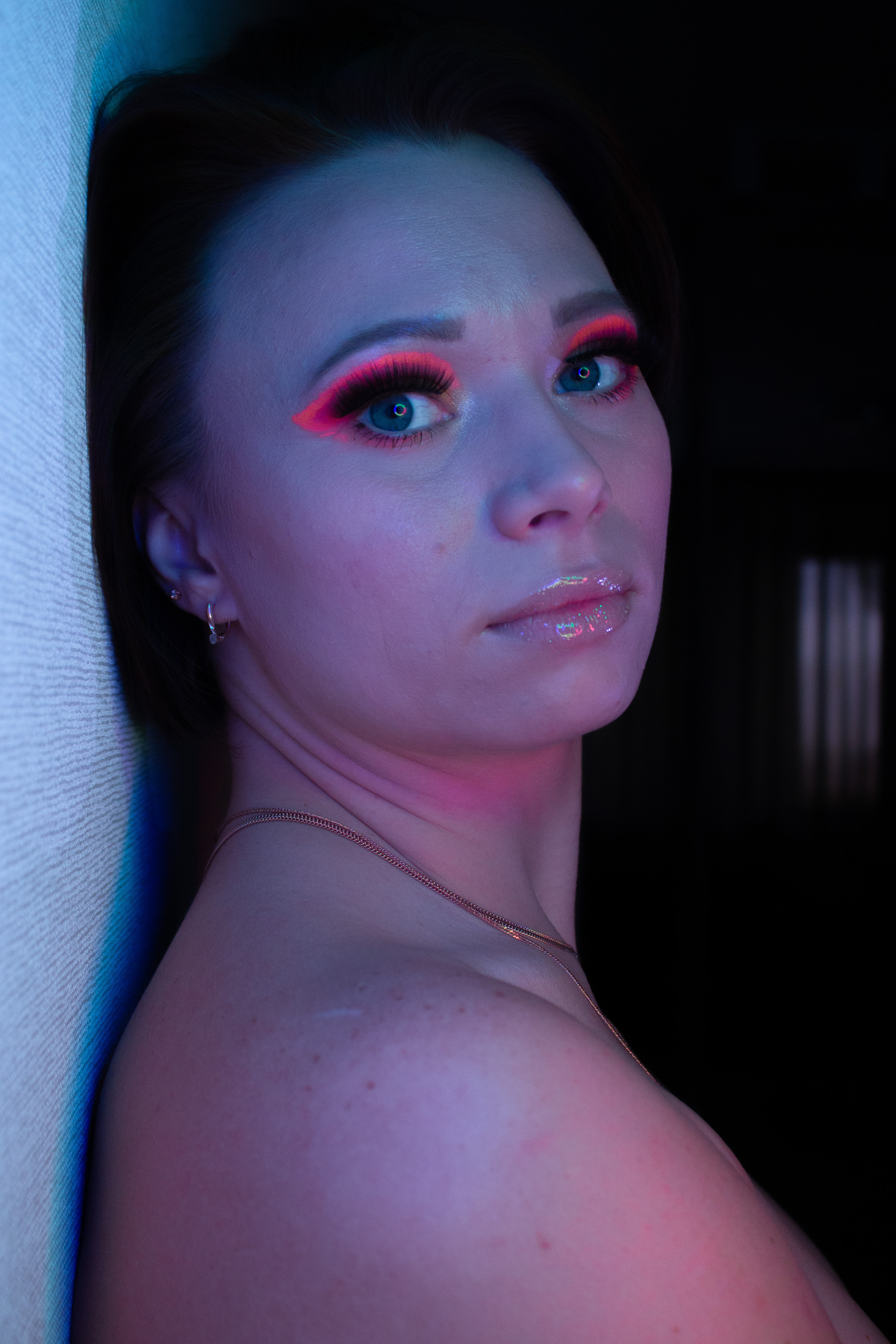 Neon. Креативный фотограф в Екатеринбурге Юлия Николотова