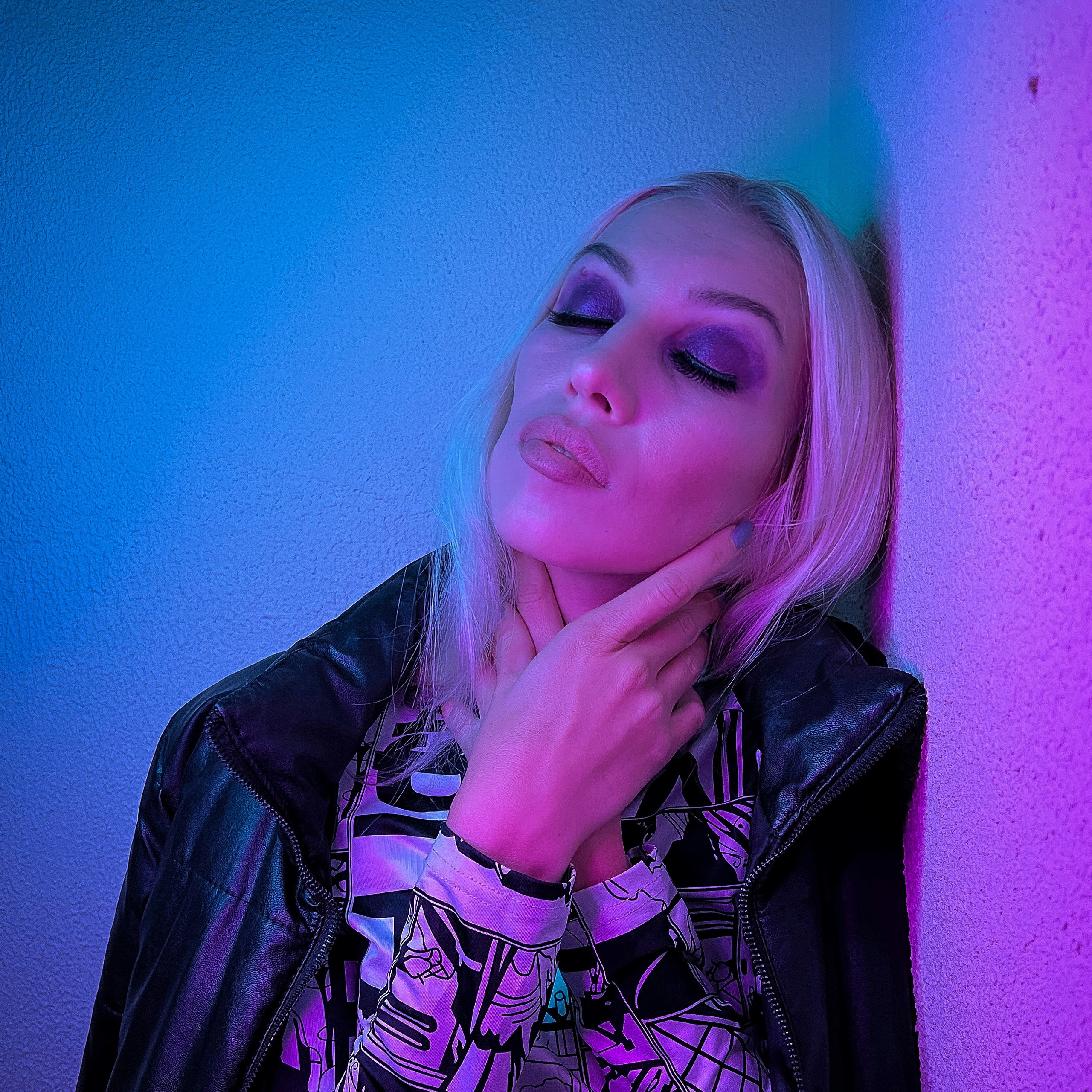 Neon. Креативный фотограф в Екатеринбурге Юлия Николотова