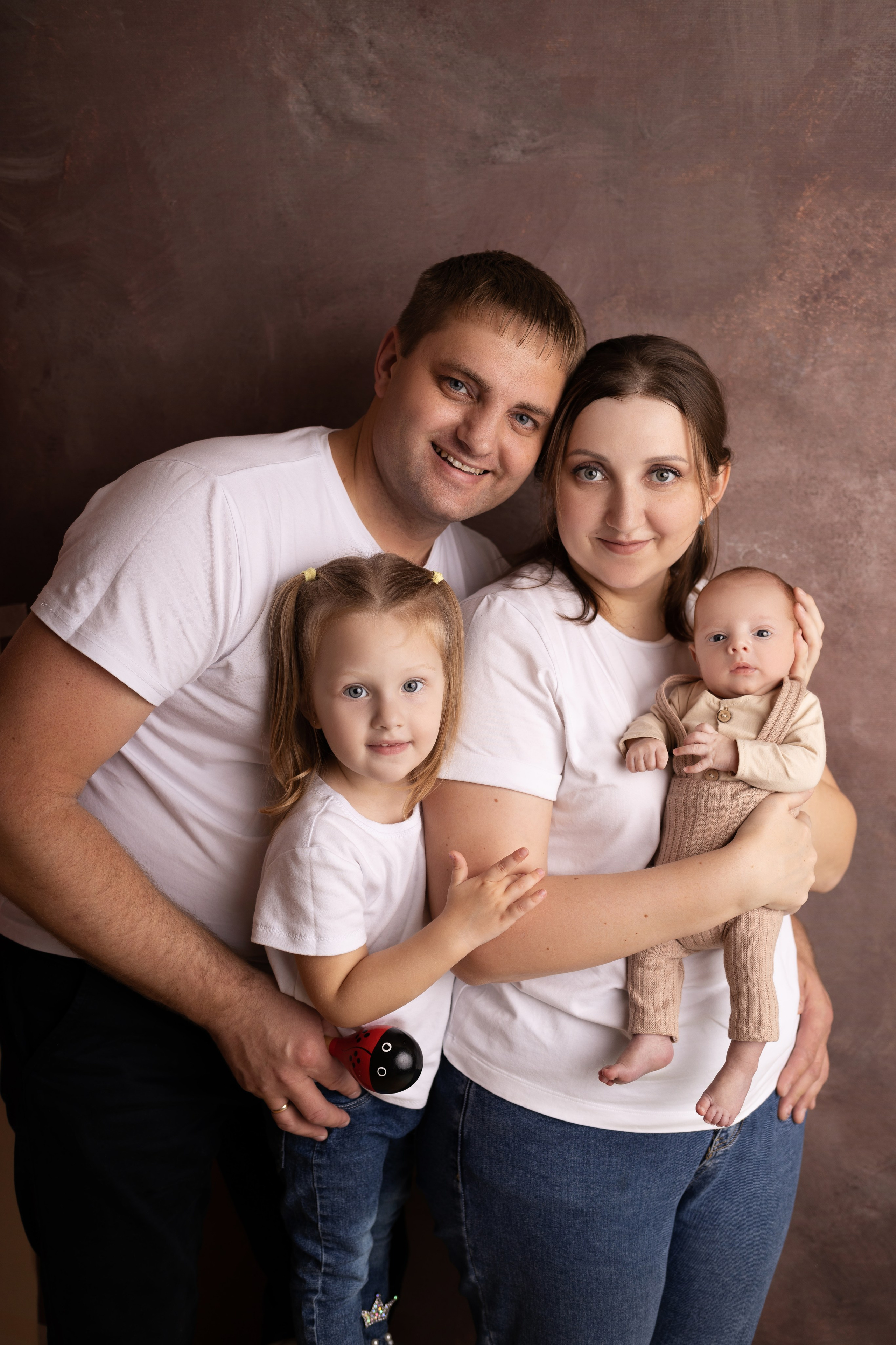 Семейные кадры от Elvira Kamaeva. Фотограф новорожденных малышей в Омске и Омской области Эльвира Камаева